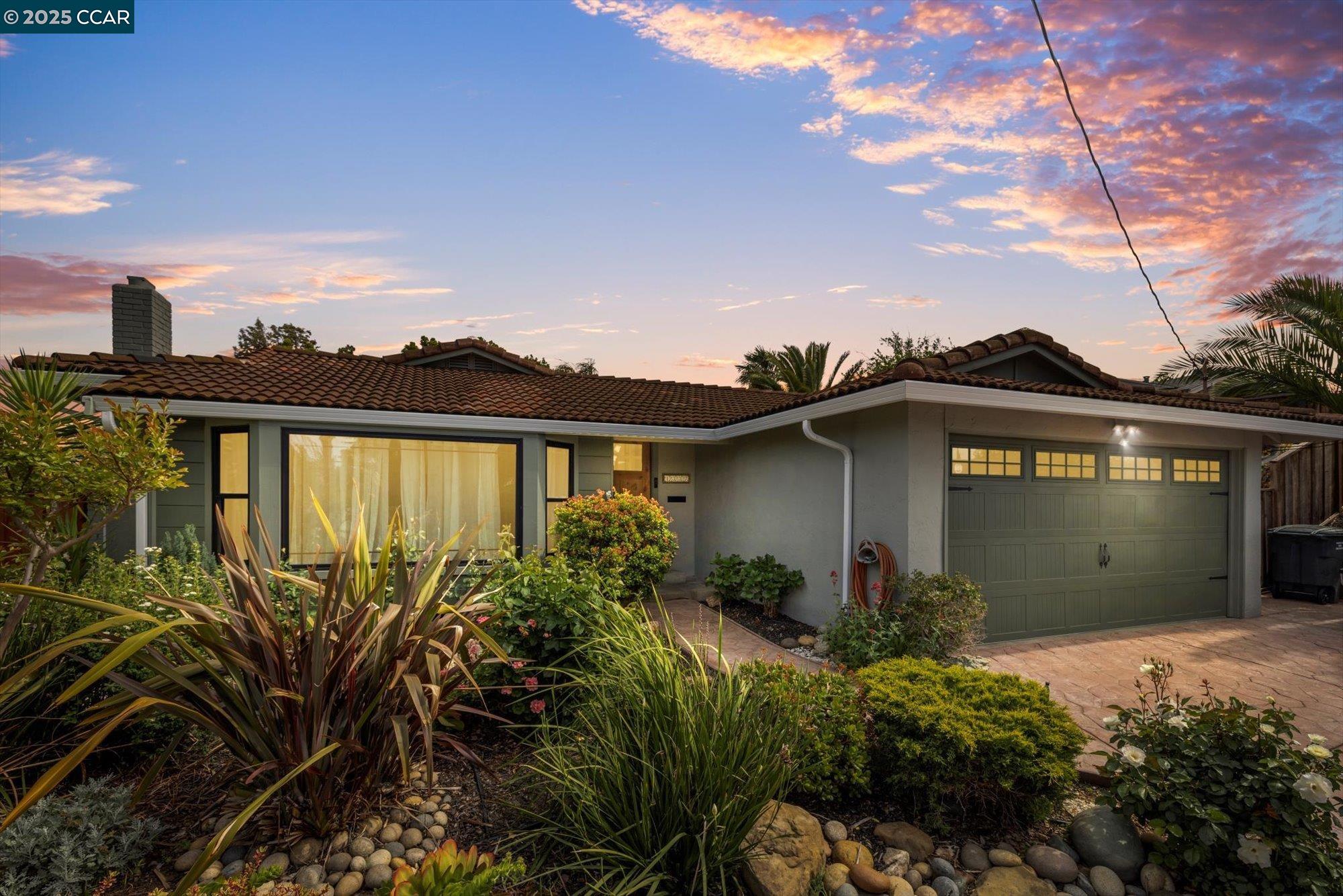 Detail Gallery Image 1 of 1 For 1337 Oregon Dr, Concord,  CA 94521 - 3 Beds | 2 Baths