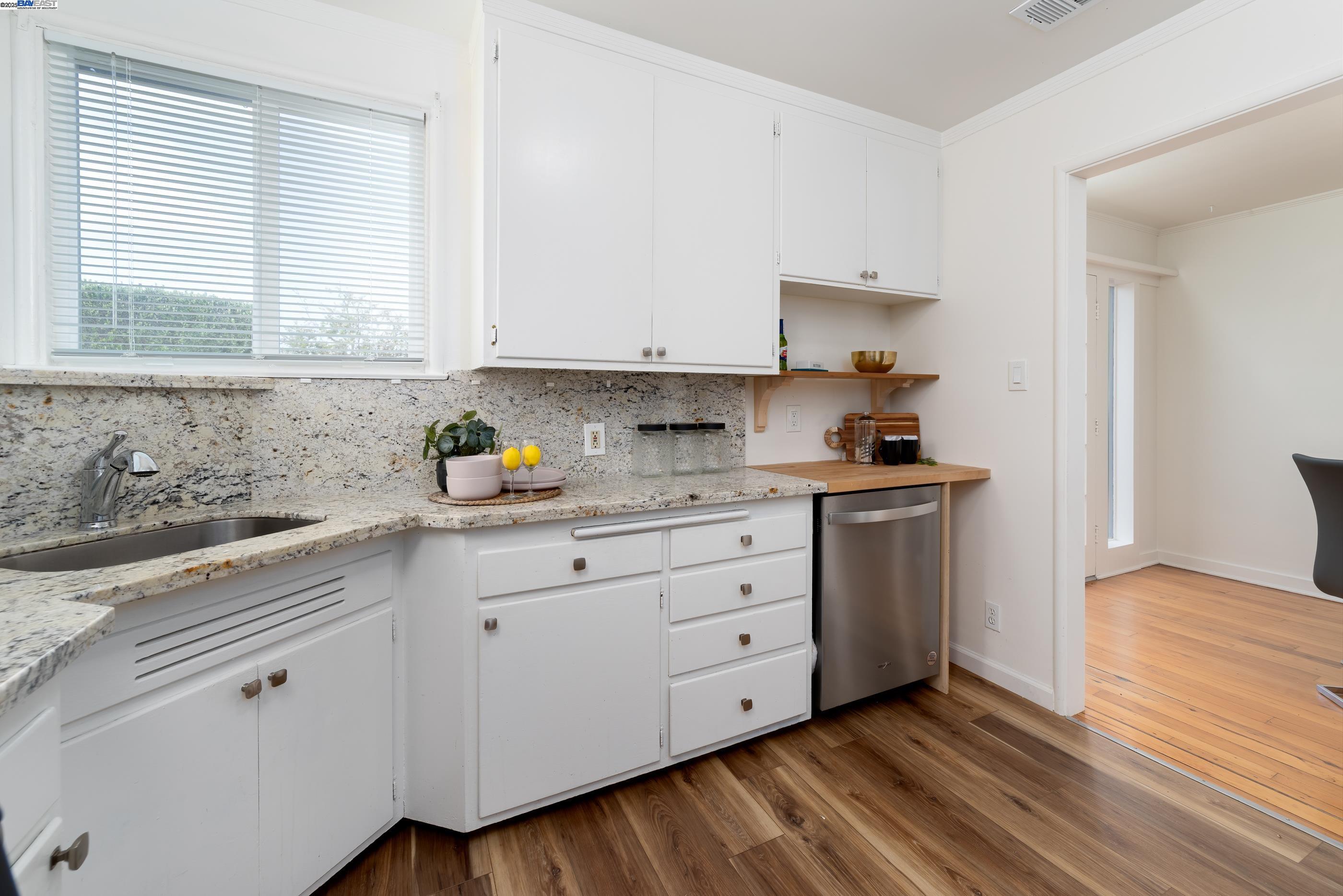 Detail Gallery Image 12 of 24 For 136 Huron Ave, San Mateo,  CA 94401 - 2 Beds | 1 Baths