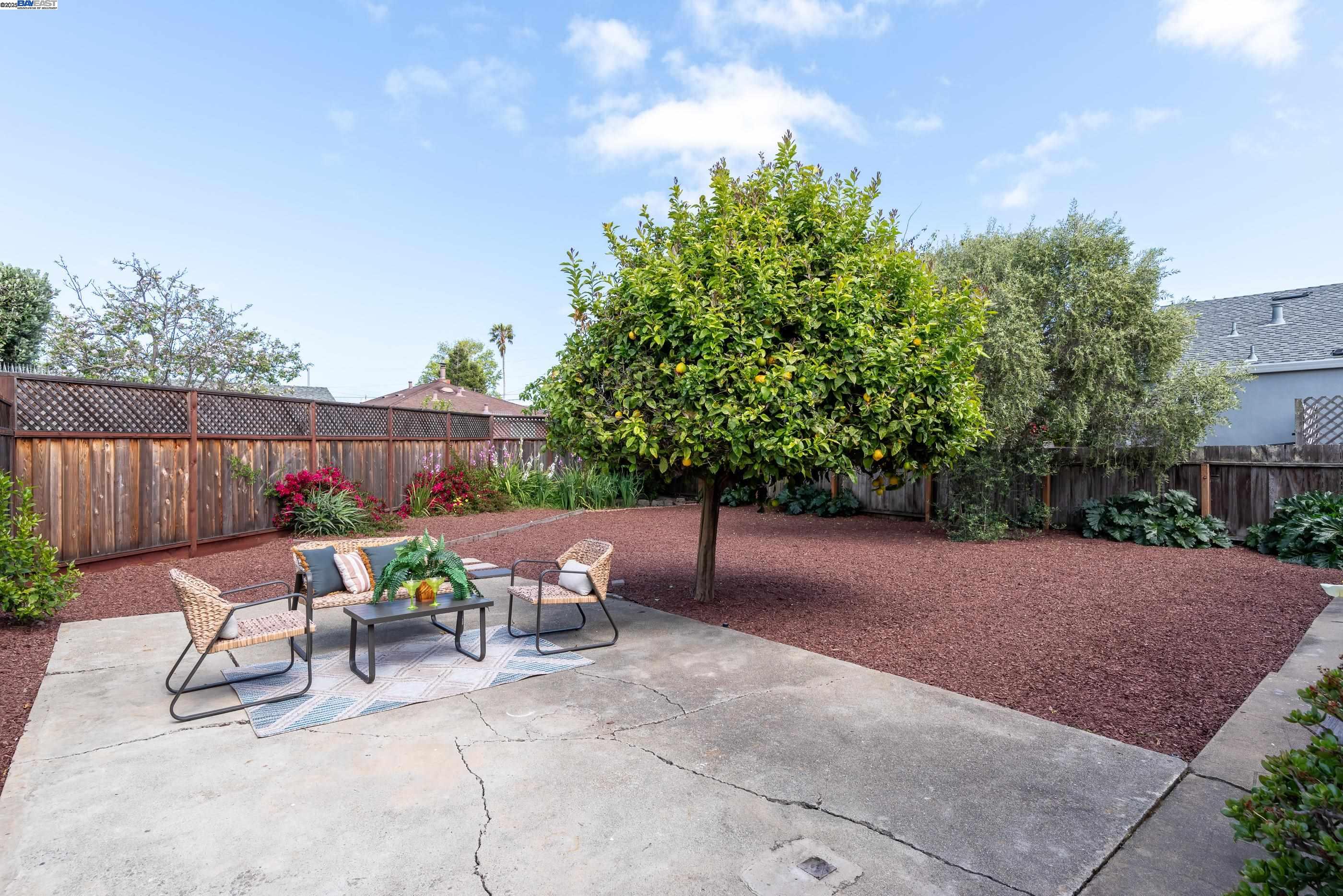 Detail Gallery Image 21 of 24 For 136 Huron Ave, San Mateo,  CA 94401 - 2 Beds | 1 Baths