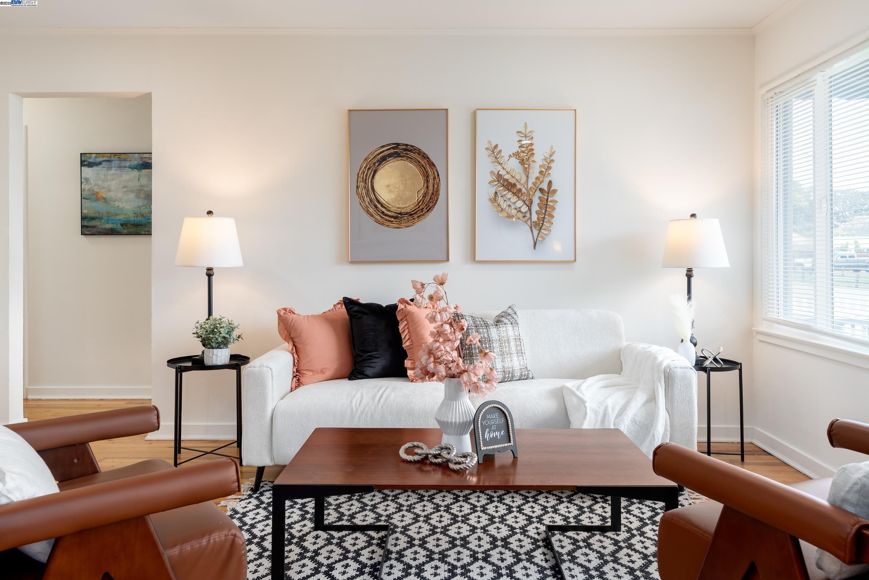 Detail Gallery Image 4 of 24 For 136 Huron Ave, San Mateo,  CA 94401 - 2 Beds | 1 Baths