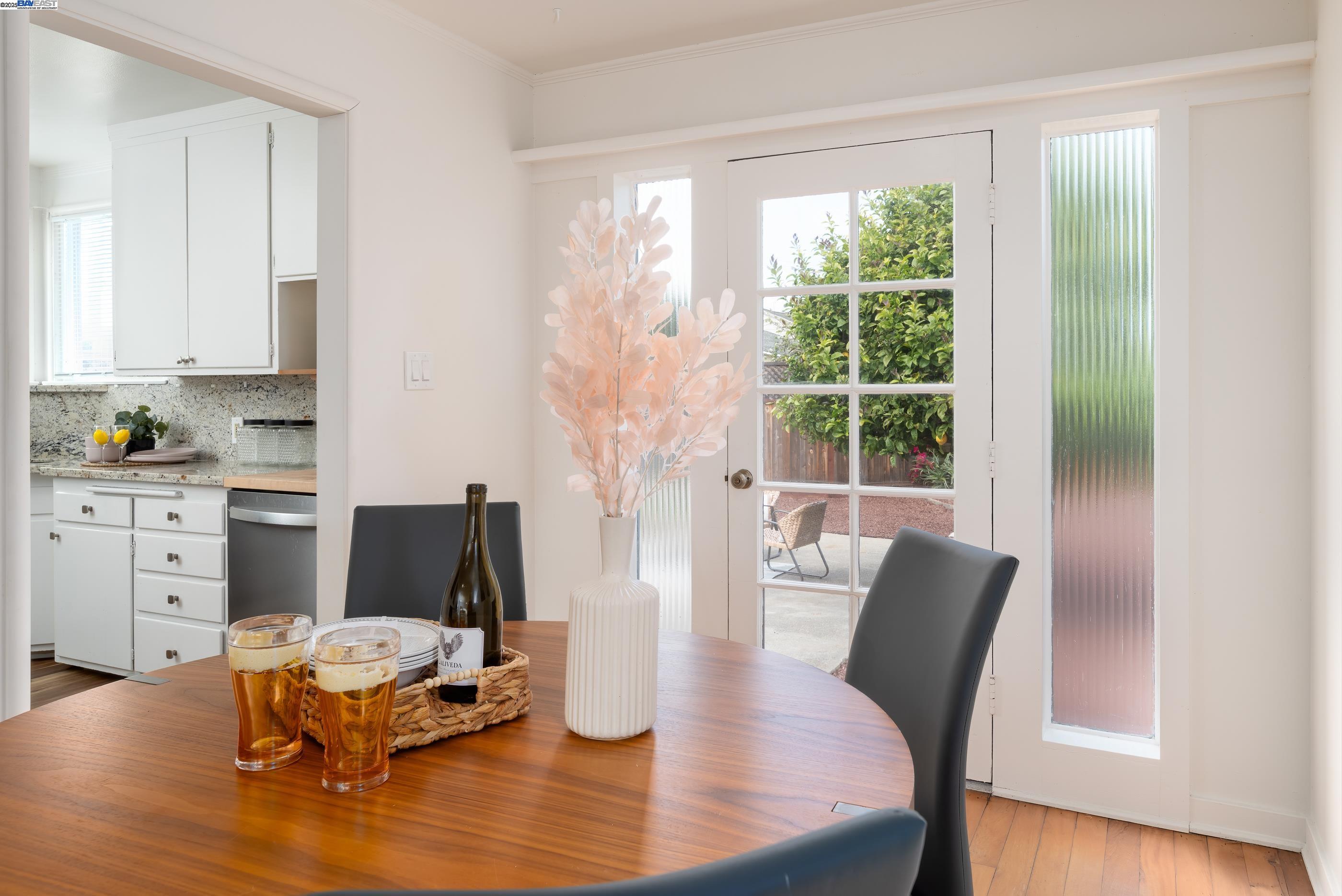Detail Gallery Image 8 of 24 For 136 Huron Ave, San Mateo,  CA 94401 - 2 Beds | 1 Baths