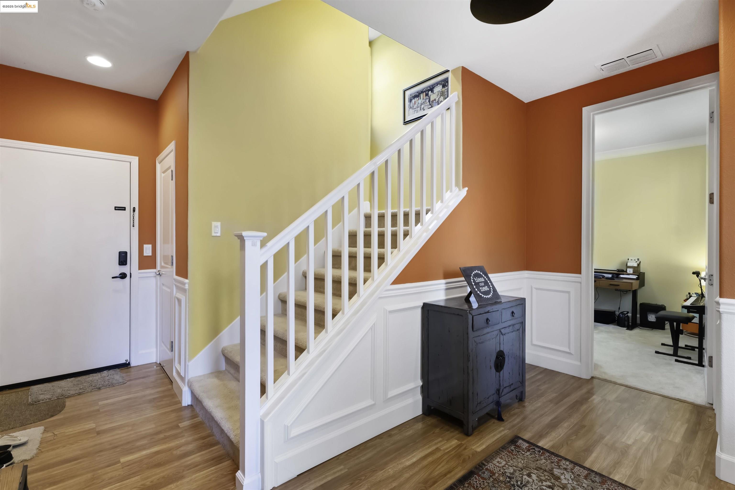 Detail Gallery Image 3 of 36 For 23308 Wilmot Cir, Hayward,  CA 94545 - 3 Beds | 3/1 Baths