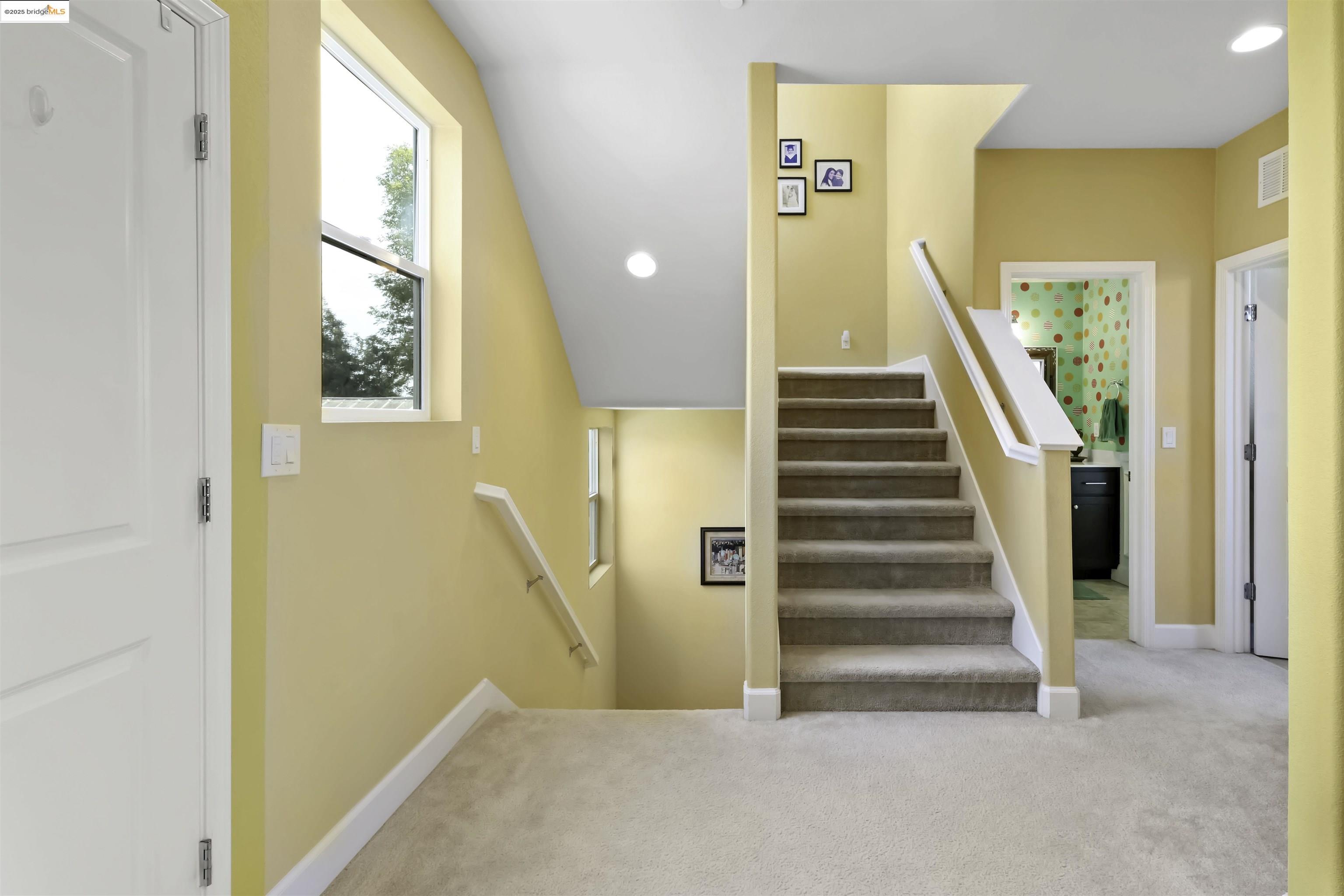 Detail Gallery Image 21 of 36 For 23308 Wilmot Cir, Hayward,  CA 94545 - 3 Beds | 3/1 Baths