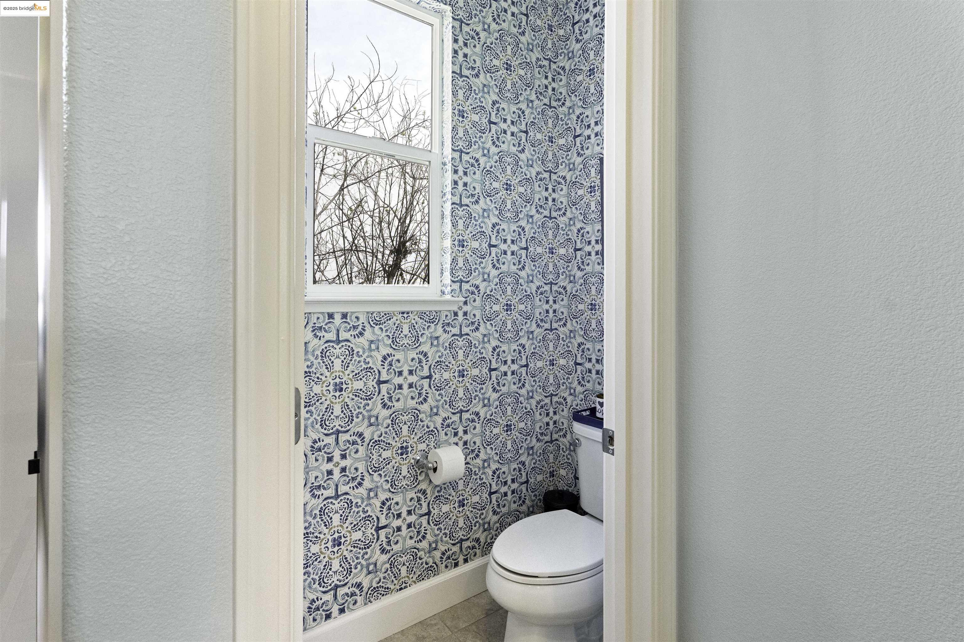 Detail Gallery Image 28 of 36 For 23308 Wilmot Cir, Hayward,  CA 94545 - 3 Beds | 3/1 Baths