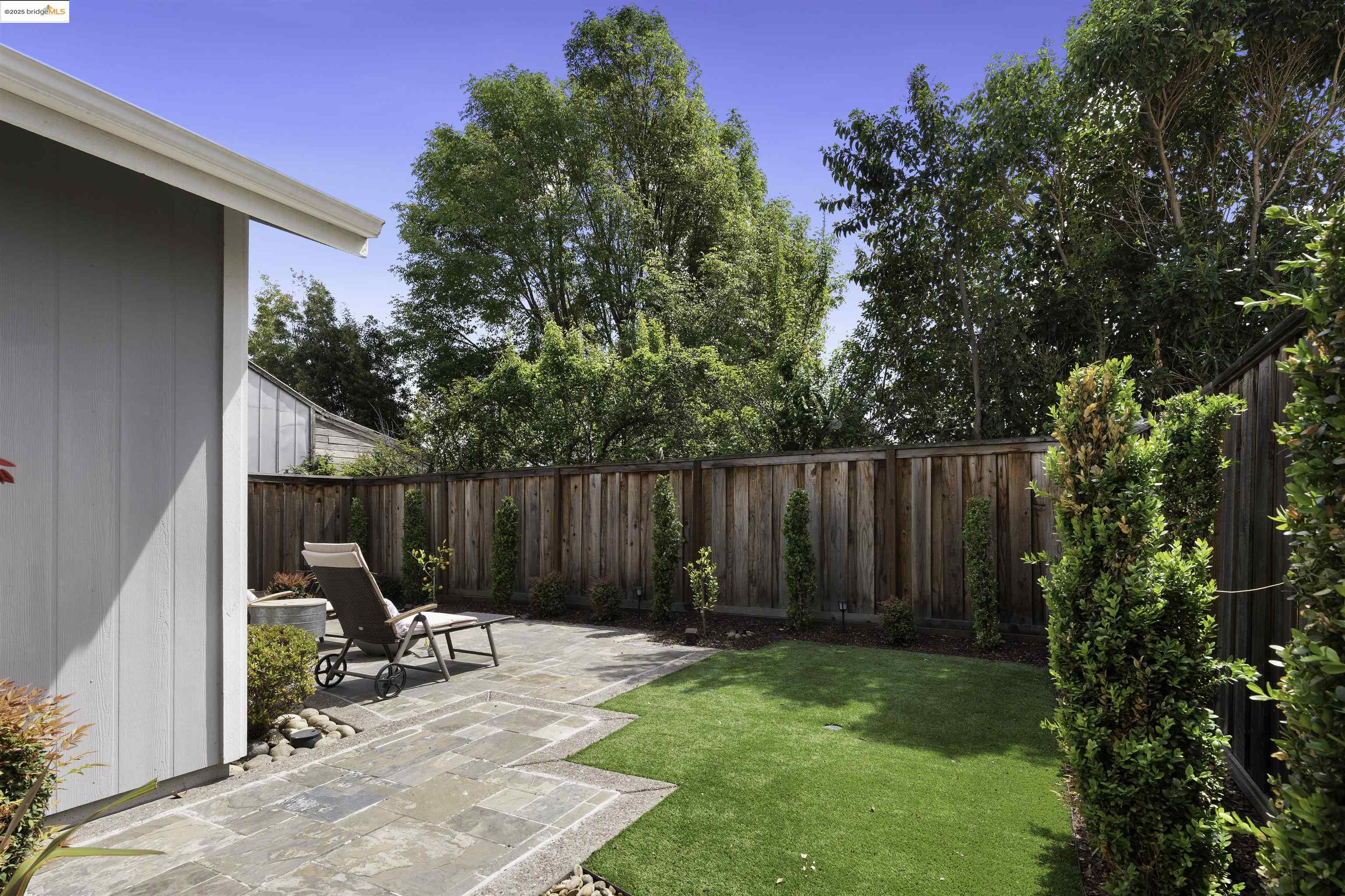 Detail Gallery Image 34 of 36 For 23308 Wilmot Cir, Hayward,  CA 94545 - 3 Beds | 3/1 Baths
