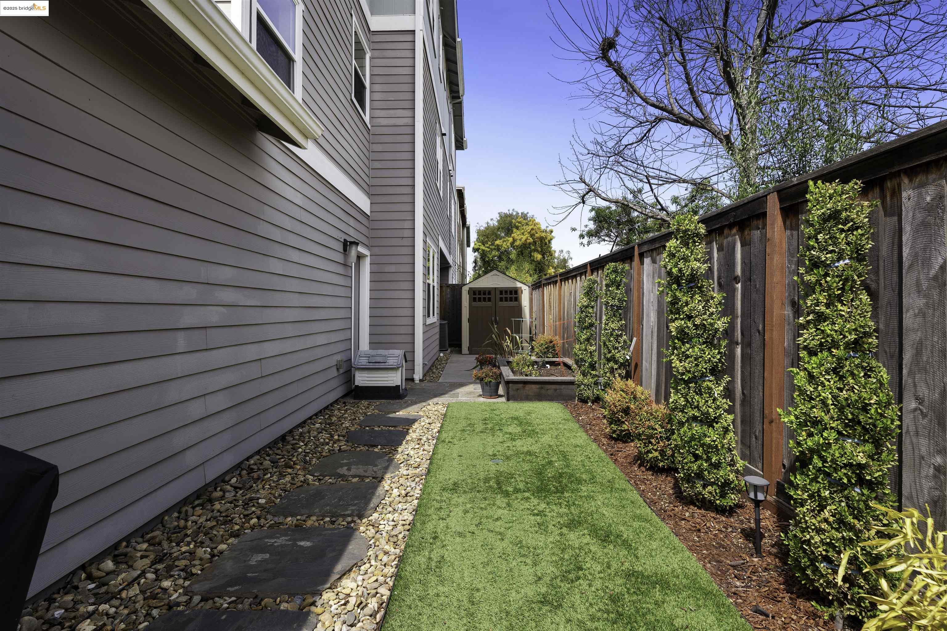 Detail Gallery Image 35 of 36 For 23308 Wilmot Cir, Hayward,  CA 94545 - 3 Beds | 3/1 Baths