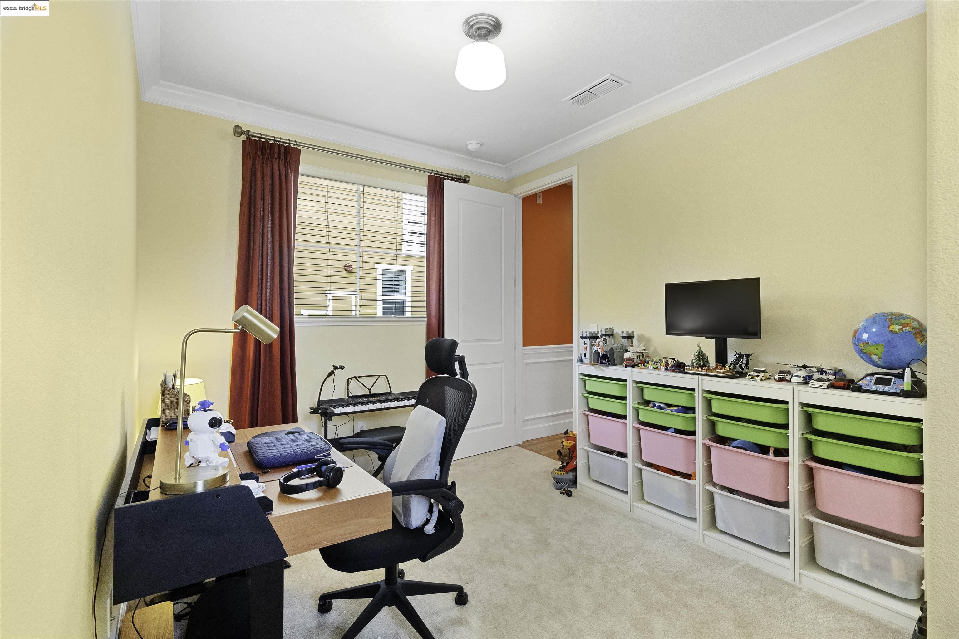 Detail Gallery Image 5 of 36 For 23308 Wilmot Cir, Hayward,  CA 94545 - 3 Beds | 3/1 Baths