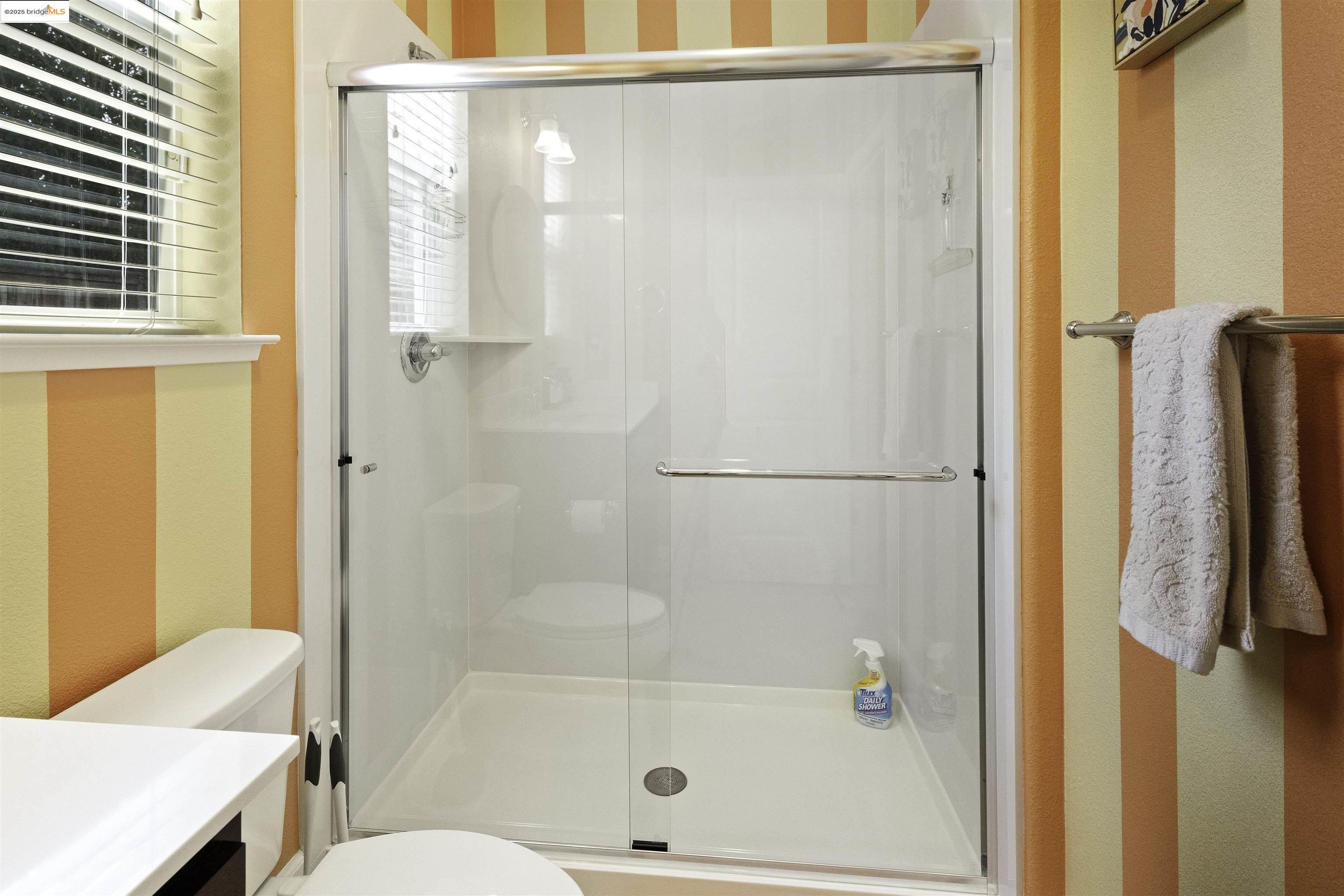 Detail Gallery Image 7 of 36 For 23308 Wilmot Cir, Hayward,  CA 94545 - 3 Beds | 3/1 Baths