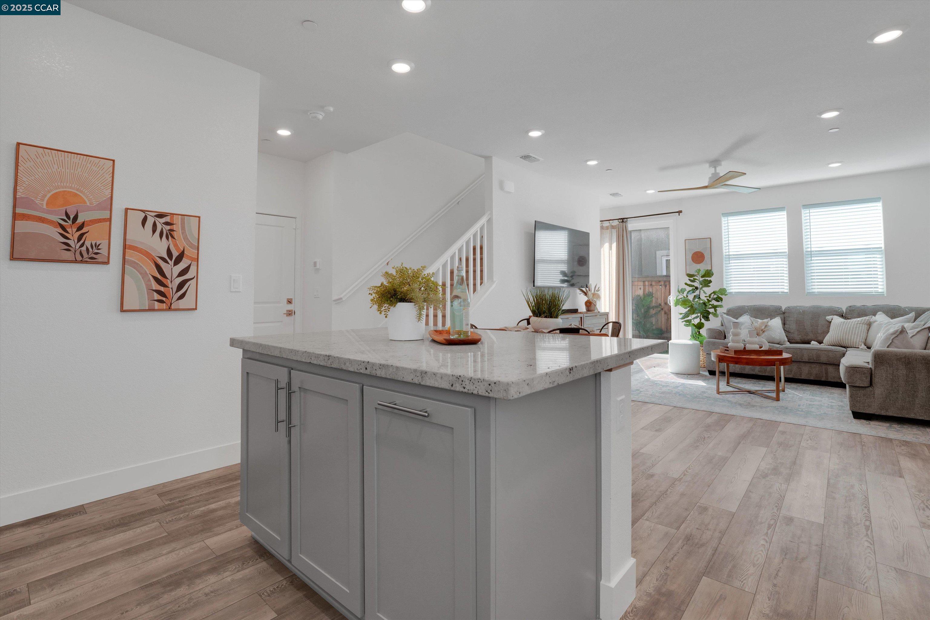Detail Gallery Image 12 of 37 For 2160 Marina Dr, Lathrop,  CA 95330 - 3 Beds | 2/1 Baths