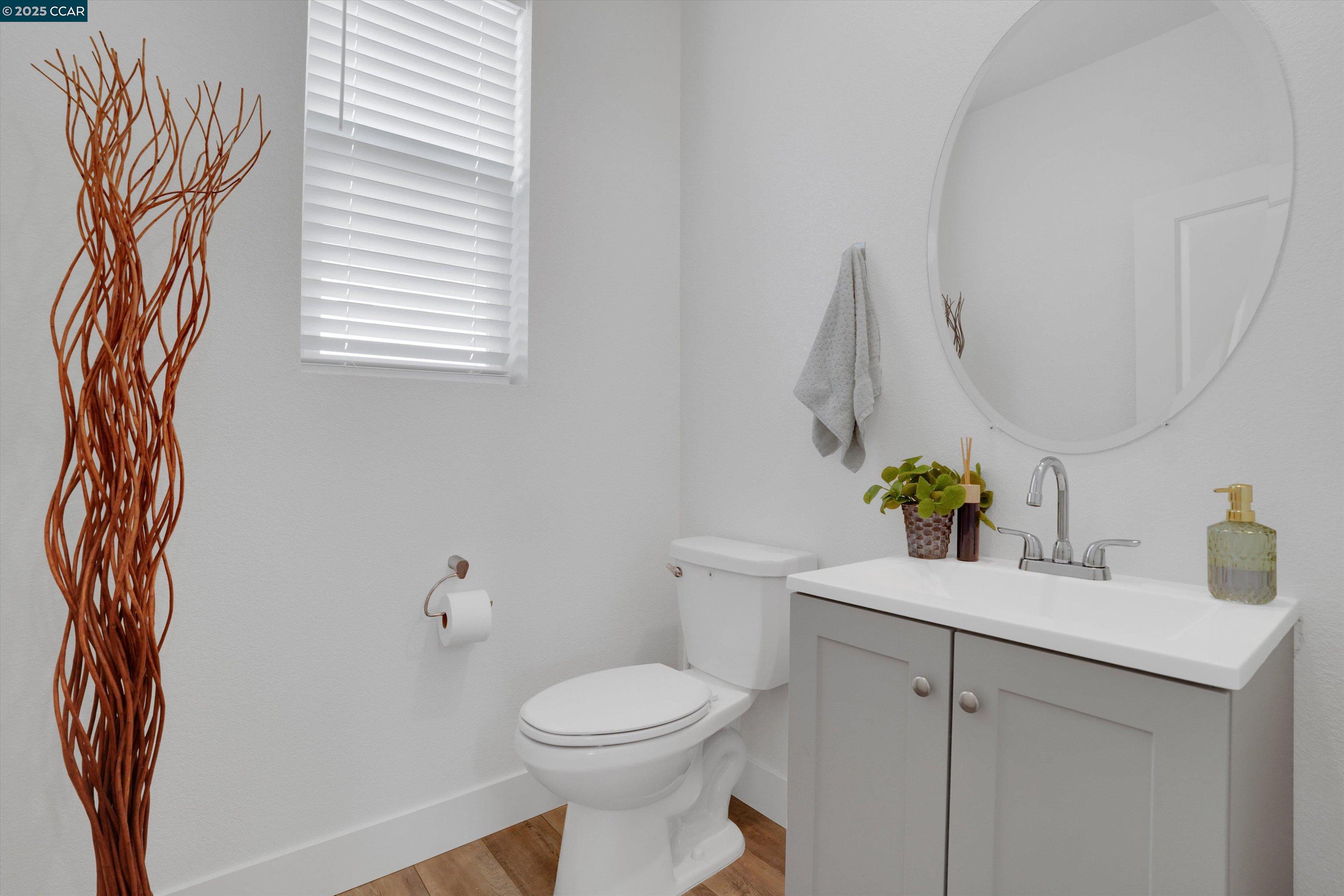 Detail Gallery Image 14 of 37 For 2160 Marina Dr, Lathrop,  CA 95330 - 3 Beds | 2/1 Baths