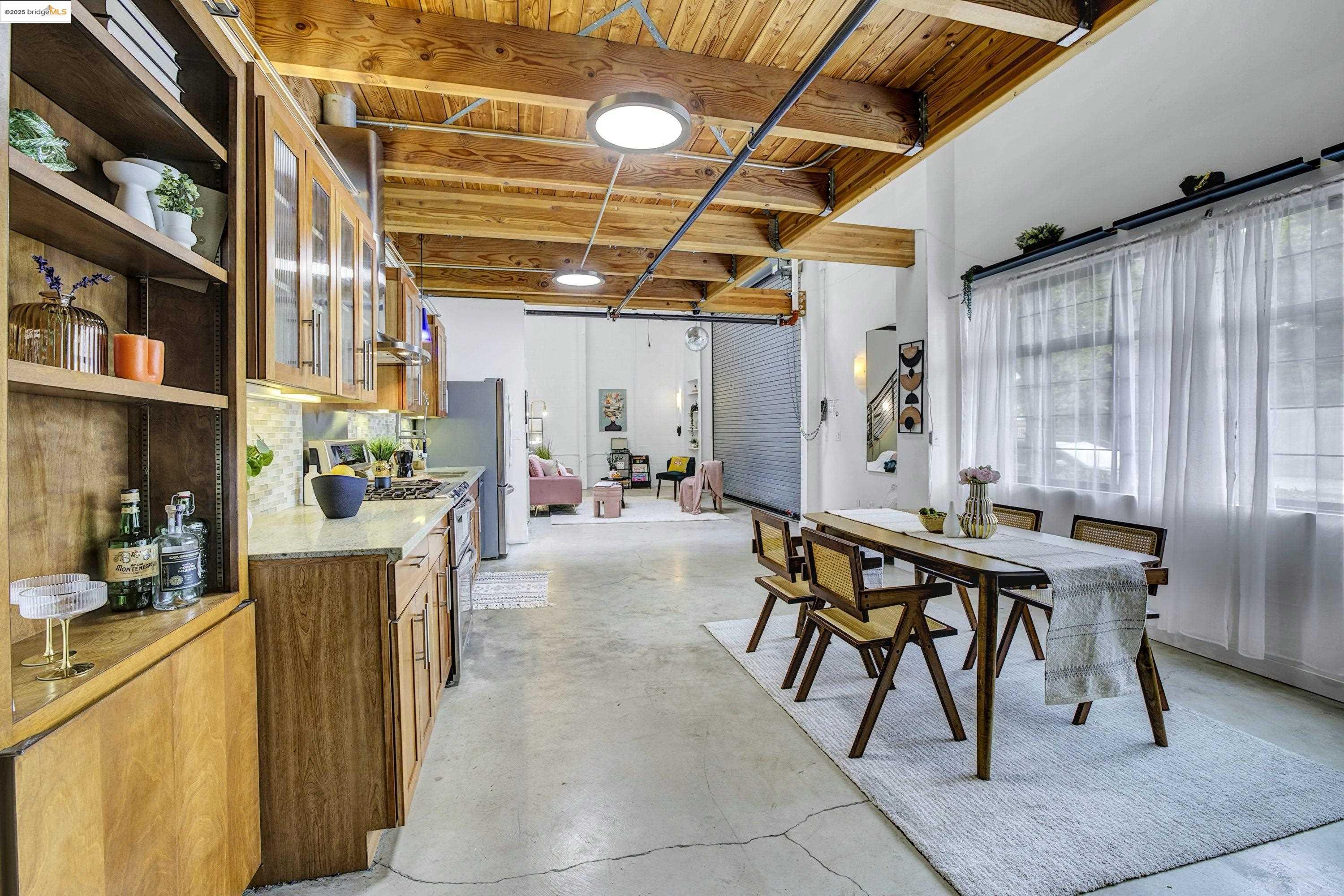 Detail Gallery Image 11 of 51 For 1695 15th St #18,  Oakland,  CA 94607 - 1 Beds | 1/1 Baths