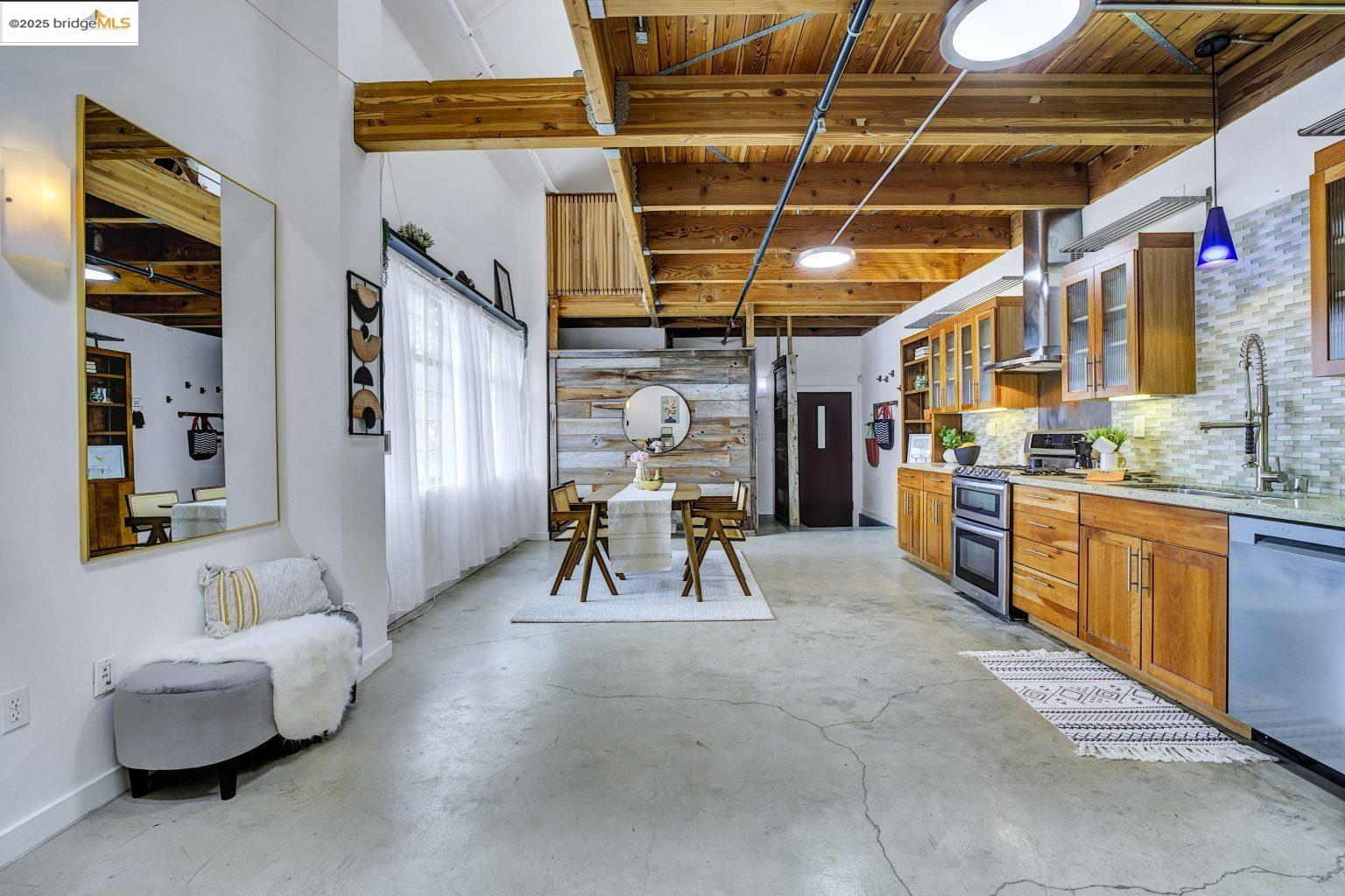 Detail Gallery Image 15 of 51 For 1695 15th St #18,  Oakland,  CA 94607 - 1 Beds | 1/1 Baths