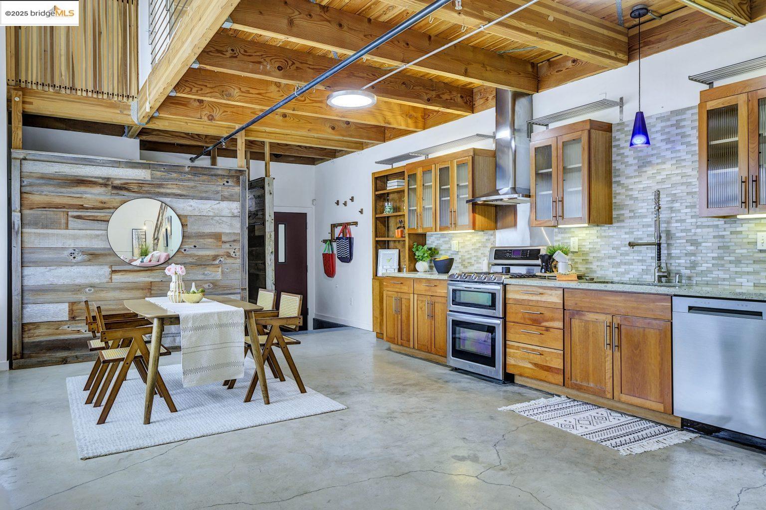Detail Gallery Image 16 of 51 For 1695 15th St #18,  Oakland,  CA 94607 - 1 Beds | 1/1 Baths