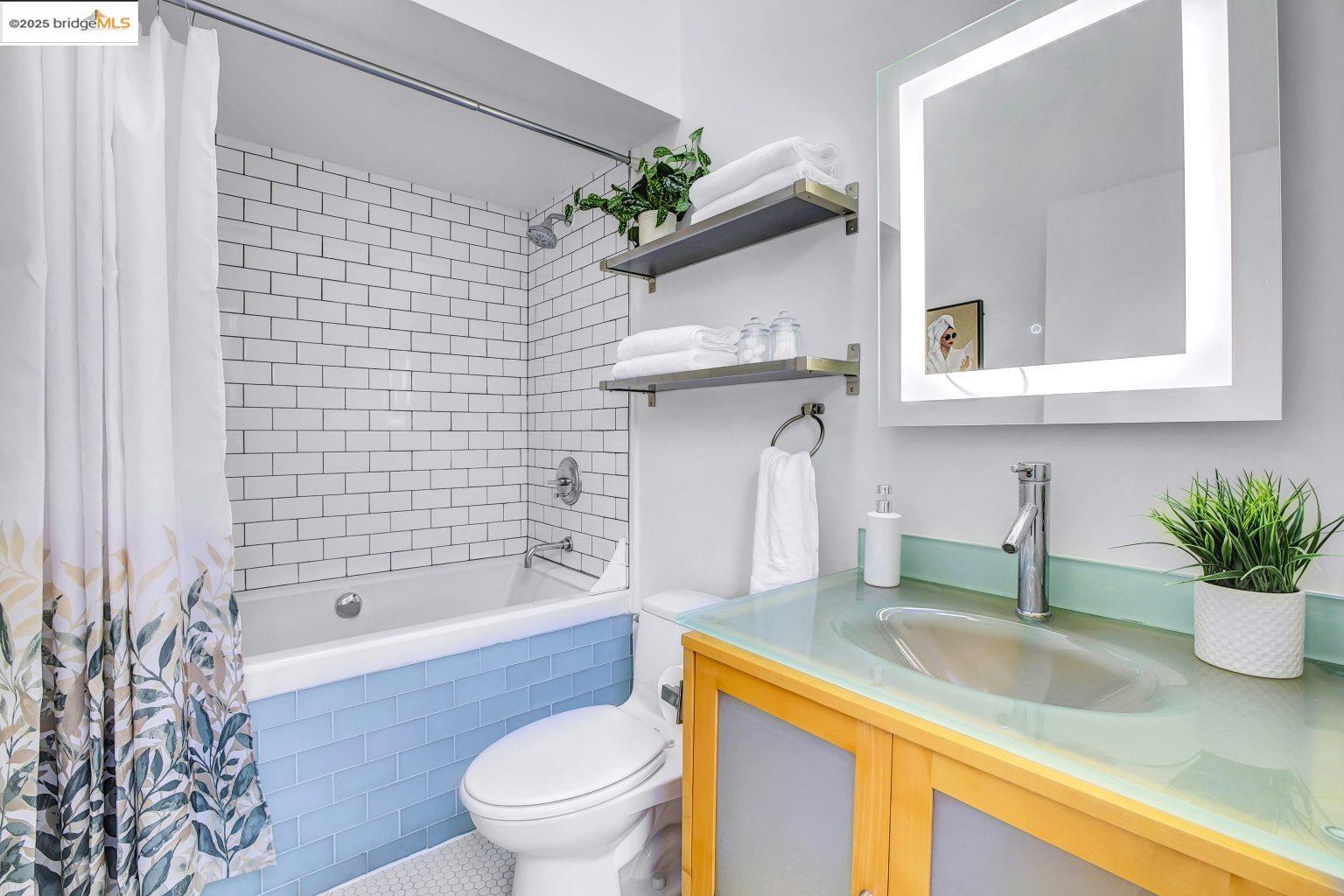 Detail Gallery Image 32 of 51 For 1695 15th St #18,  Oakland,  CA 94607 - 1 Beds | 1/1 Baths