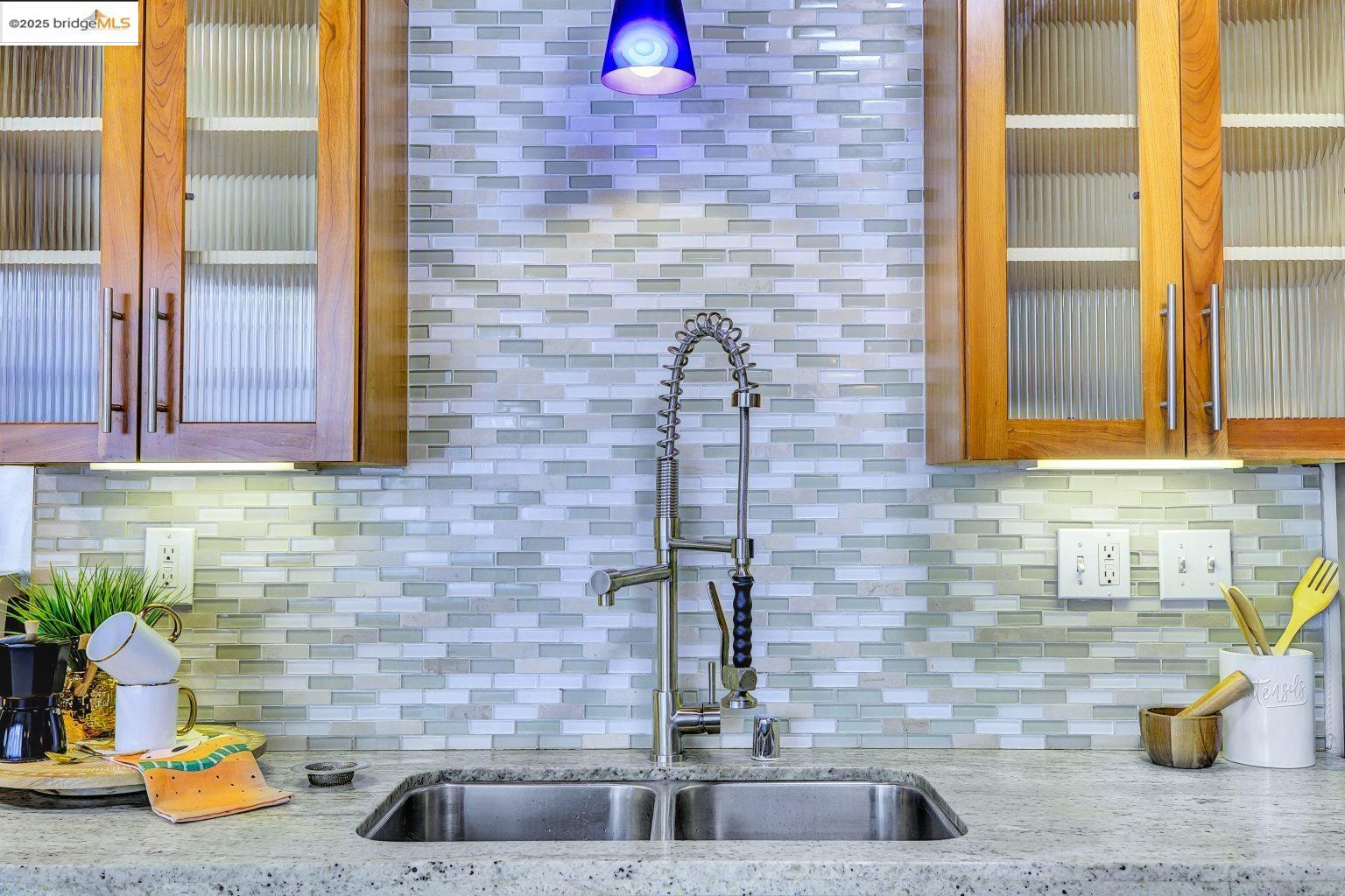 Detail Gallery Image 39 of 51 For 1695 15th St #18,  Oakland,  CA 94607 - 1 Beds | 1/1 Baths