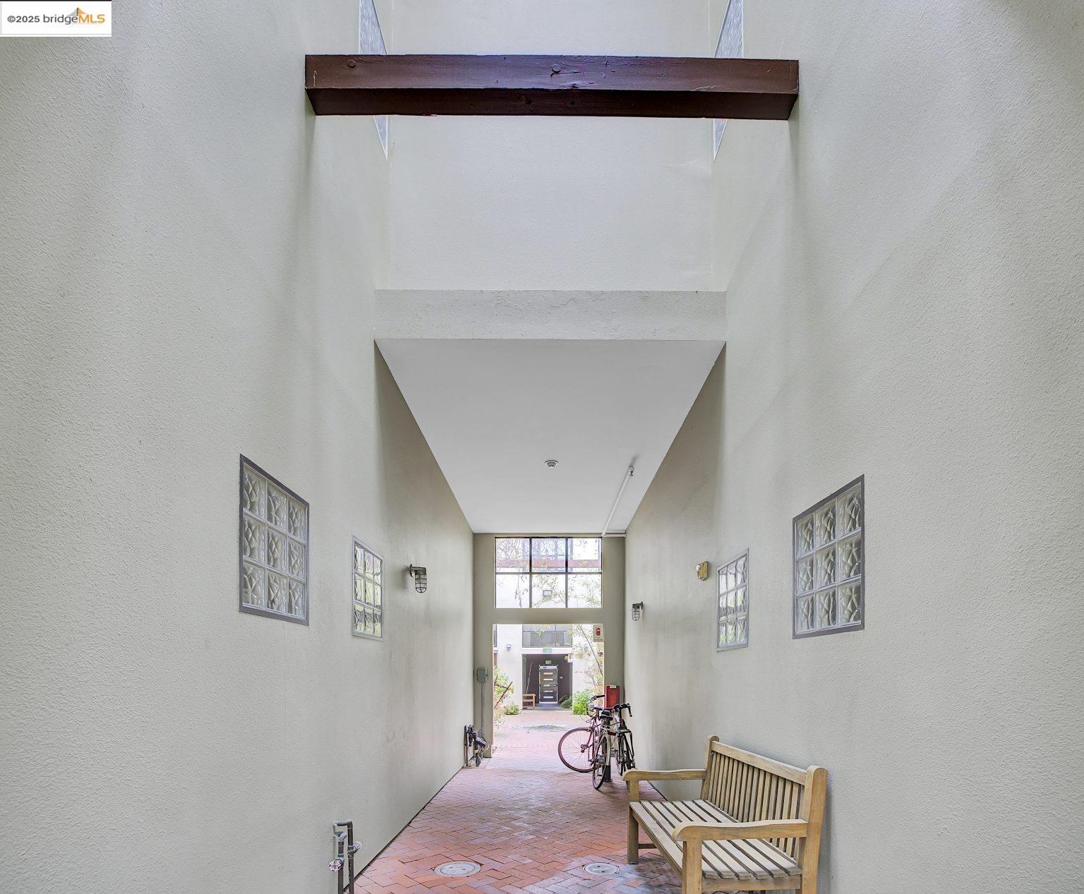Detail Gallery Image 44 of 51 For 1695 15th St #18,  Oakland,  CA 94607 - 1 Beds | 1/1 Baths