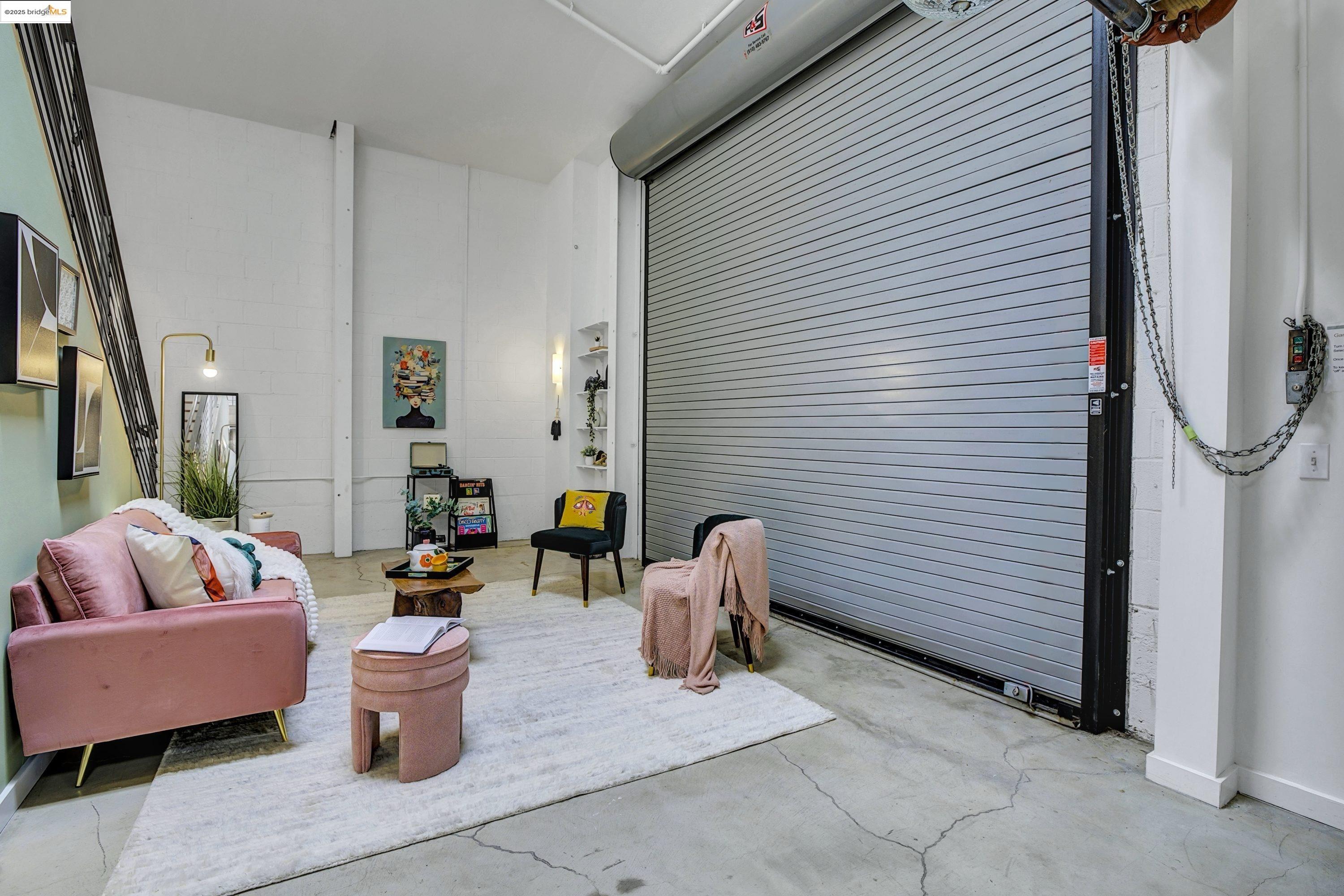 Detail Gallery Image 9 of 51 For 1695 15th St #18,  Oakland,  CA 94607 - 1 Beds | 1/1 Baths