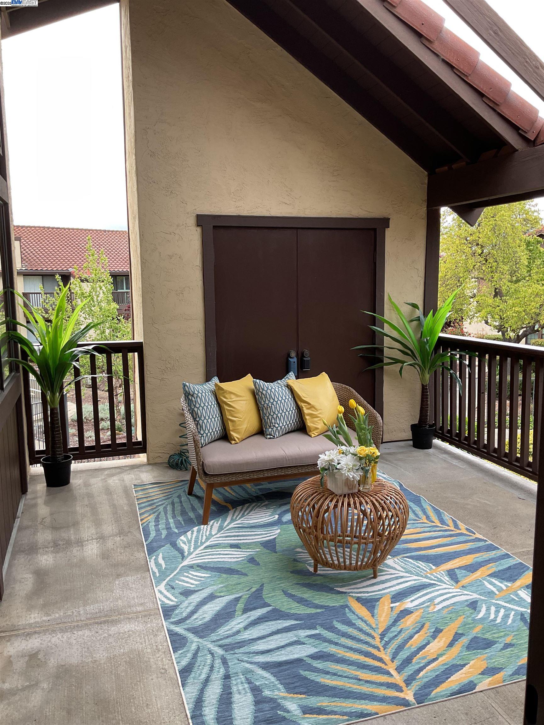 Detail Gallery Image 2 of 42 For 2513 Galleon Place, San Leandro,  CA 94577 - 2 Beds | 1 Baths