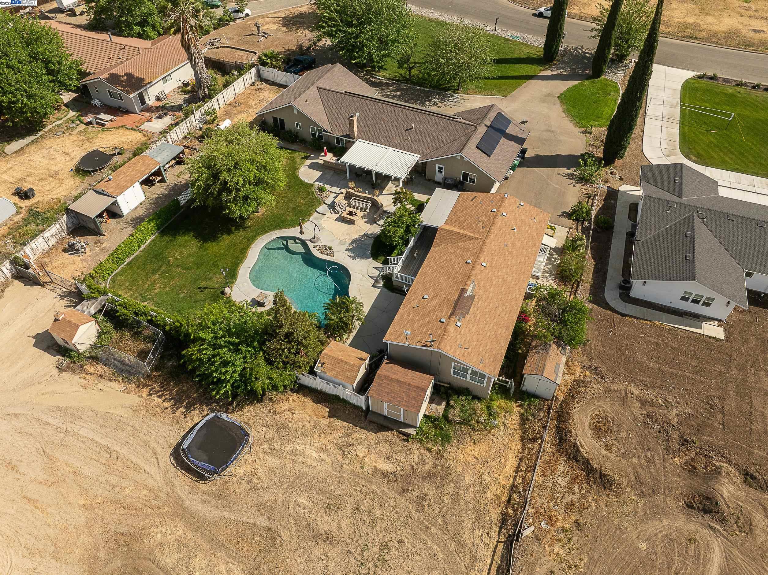 Detail Gallery Image 8 of 58 For 7737 Stearman Rd, Tracy,  CA 95377 - 4 Beds | 2/1 Baths