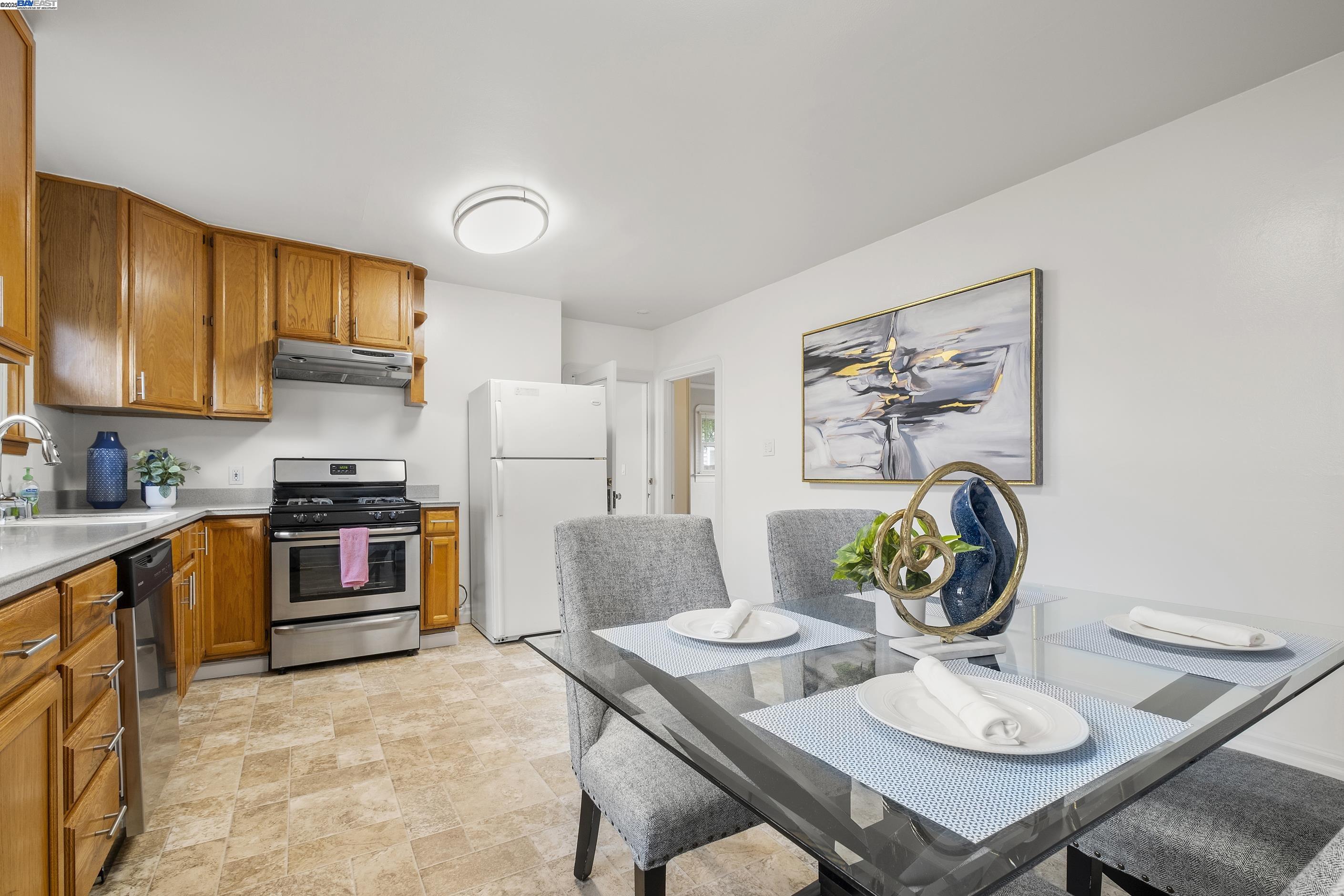 Detail Gallery Image 24 of 37 For 16120 Marcella St, San Leandro,  CA 94578 - 3 Beds | 2 Baths