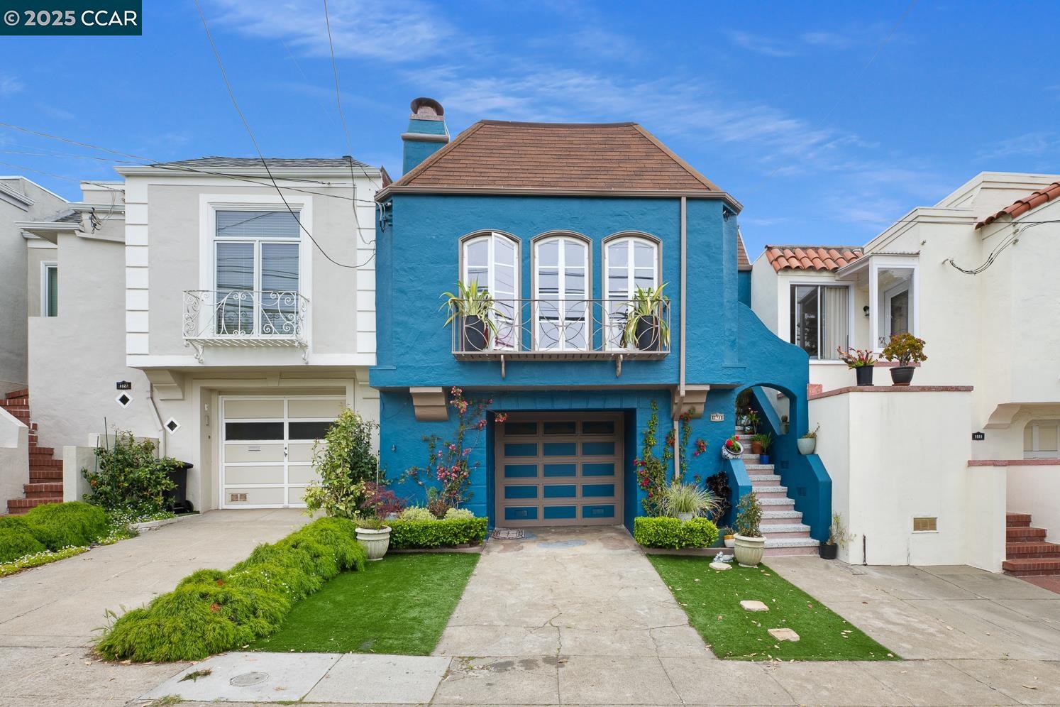 Detail Gallery Image 1 of 38 For 1923 28th Ave, San Francisco,  CA 94116 - 2 Beds | 1 Baths