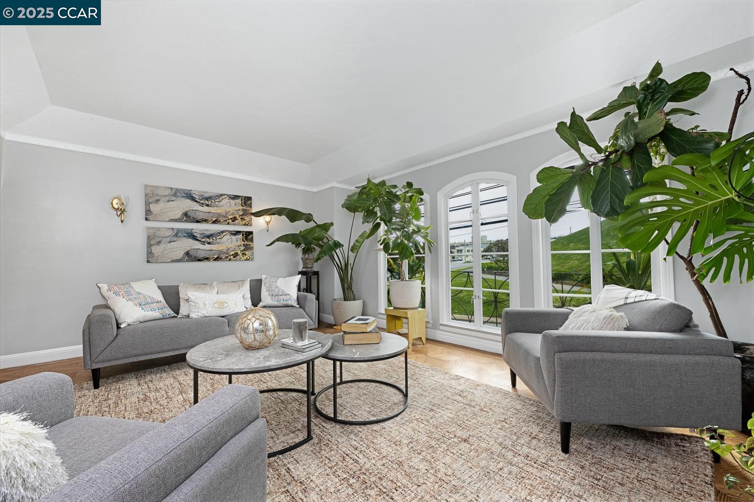 Detail Gallery Image 7 of 38 For 1923 28th Ave, San Francisco,  CA 94116 - 2 Beds | 1 Baths