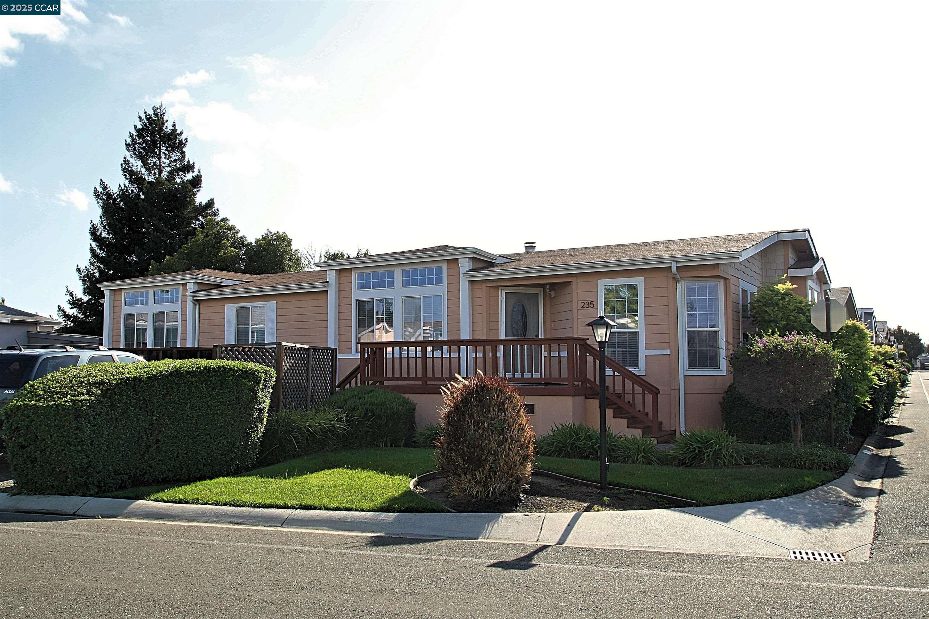 Detail Gallery Image 1 of 1 For 1225 Vienna Dr #235,  Sunnyvale,  CA 94089 - 3 Beds | 2 Baths