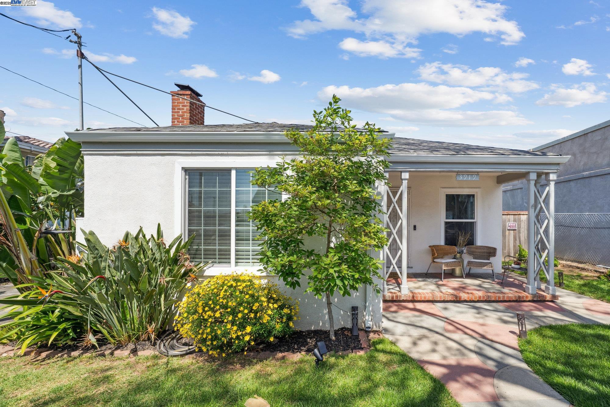 Detail Gallery Image 1 of 45 For 3919 Smith St, Union City,  CA 94587 - 3 Beds | 1 Baths