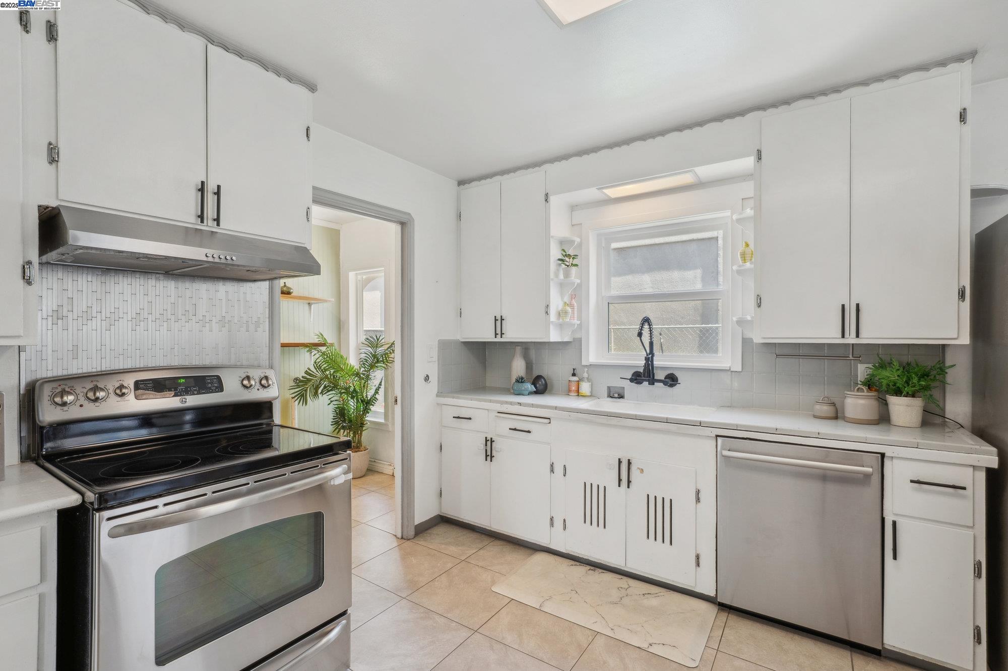 Detail Gallery Image 16 of 45 For 3919 Smith St, Union City,  CA 94587 - 3 Beds | 1 Baths