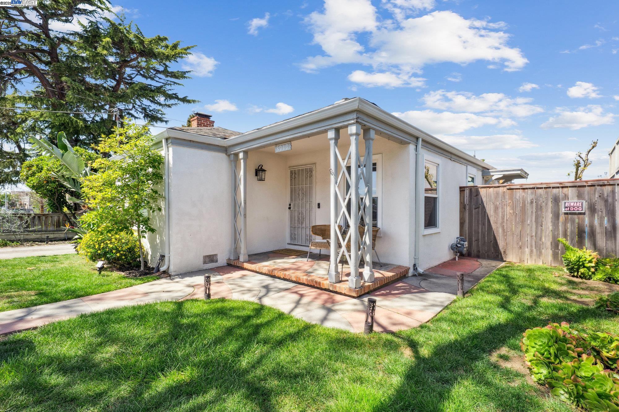 Detail Gallery Image 3 of 45 For 3919 Smith St, Union City,  CA 94587 - 3 Beds | 1 Baths