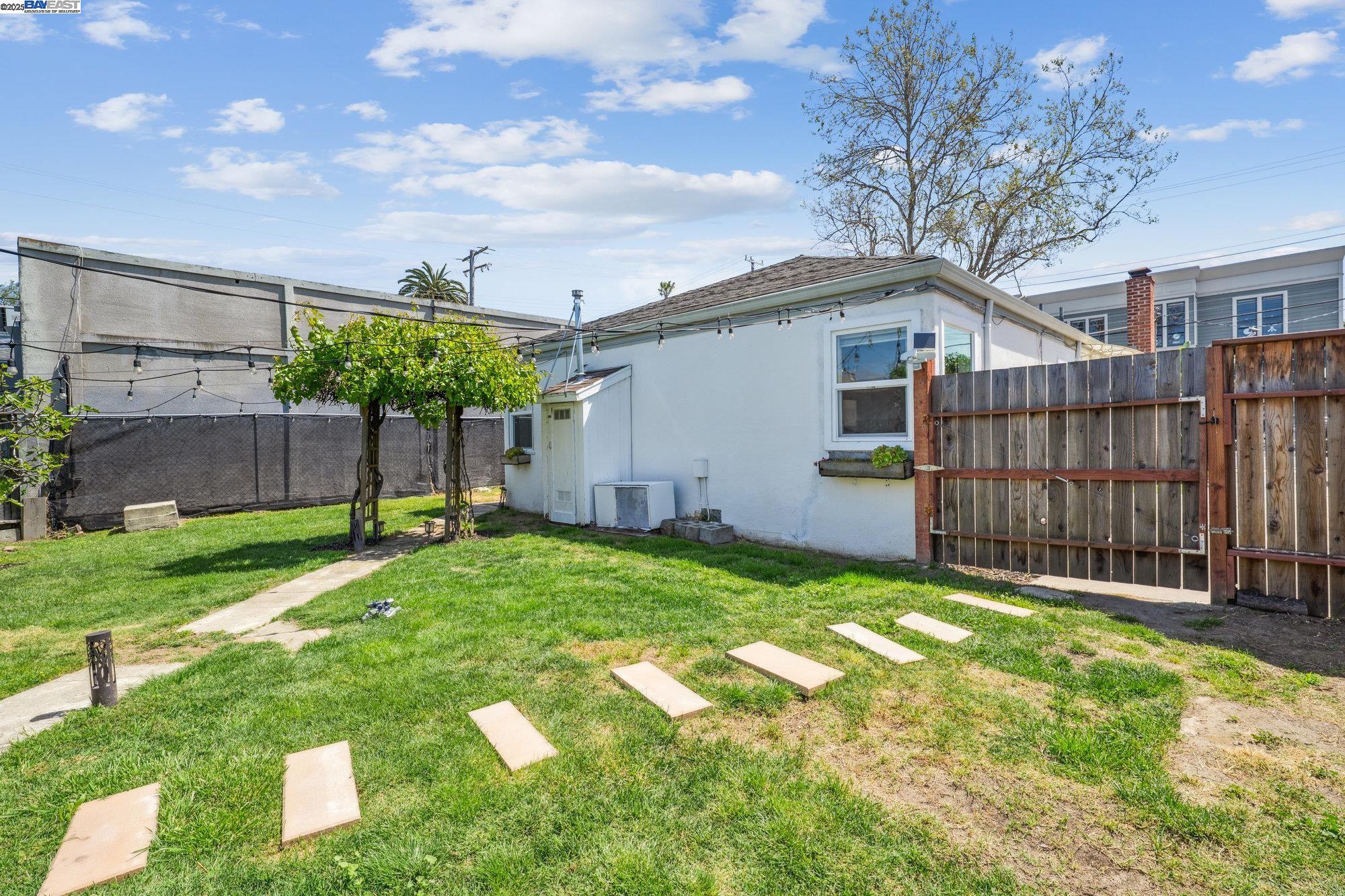 Detail Gallery Image 34 of 45 For 3919 Smith St, Union City,  CA 94587 - 3 Beds | 1 Baths