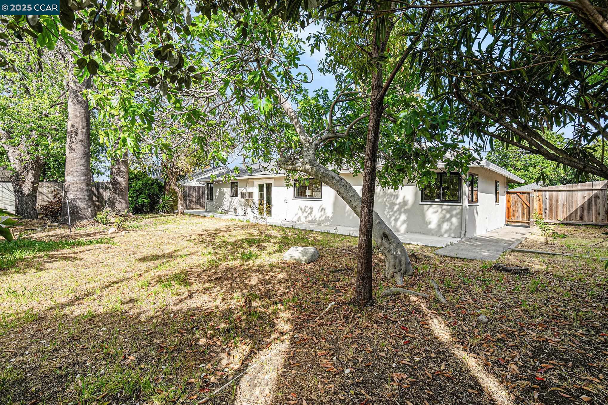 property-img