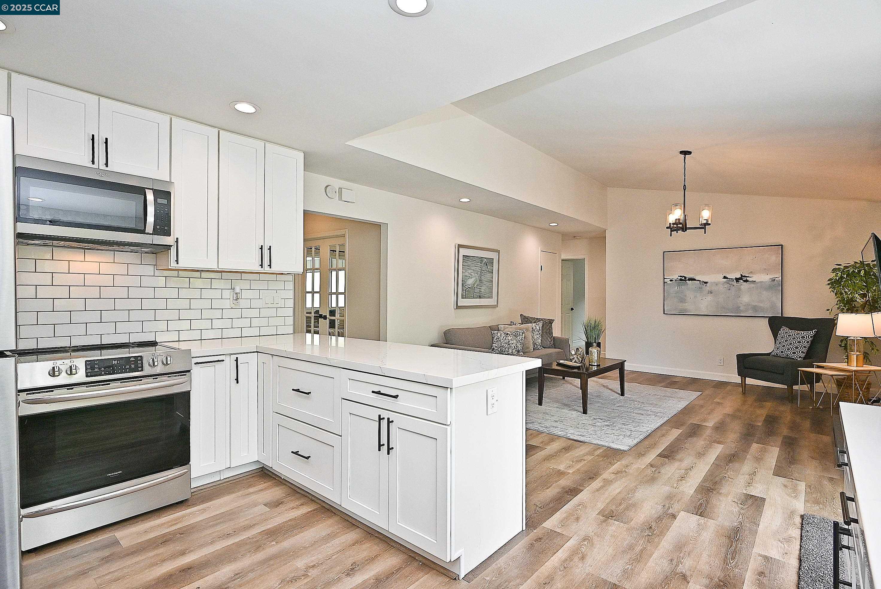 Front Image Thumbnail for CC41093826