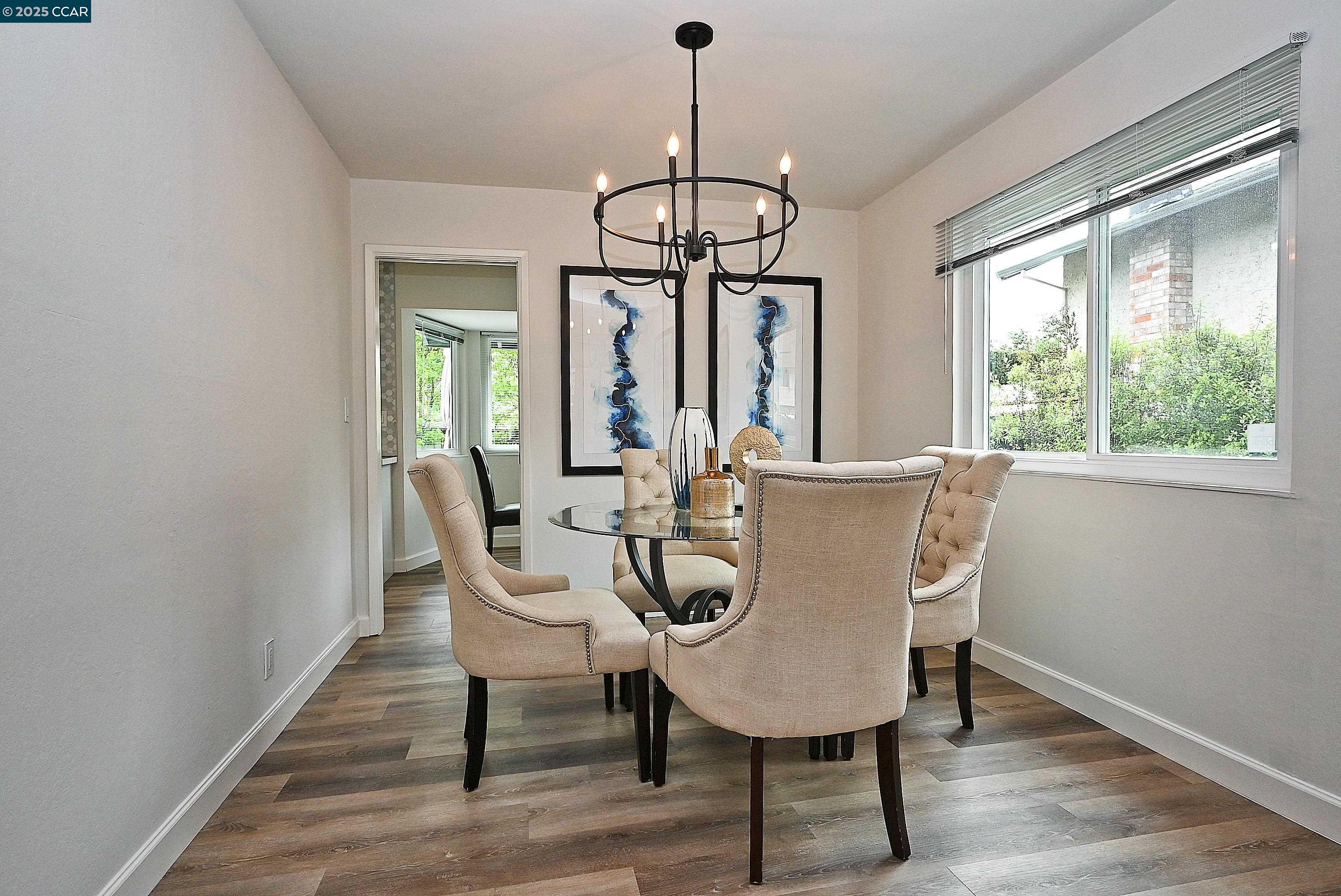 Detail Gallery Image 11 of 34 For 5516 Langford Ct, Concord,  CA 94521 - 4 Beds | 2 Baths