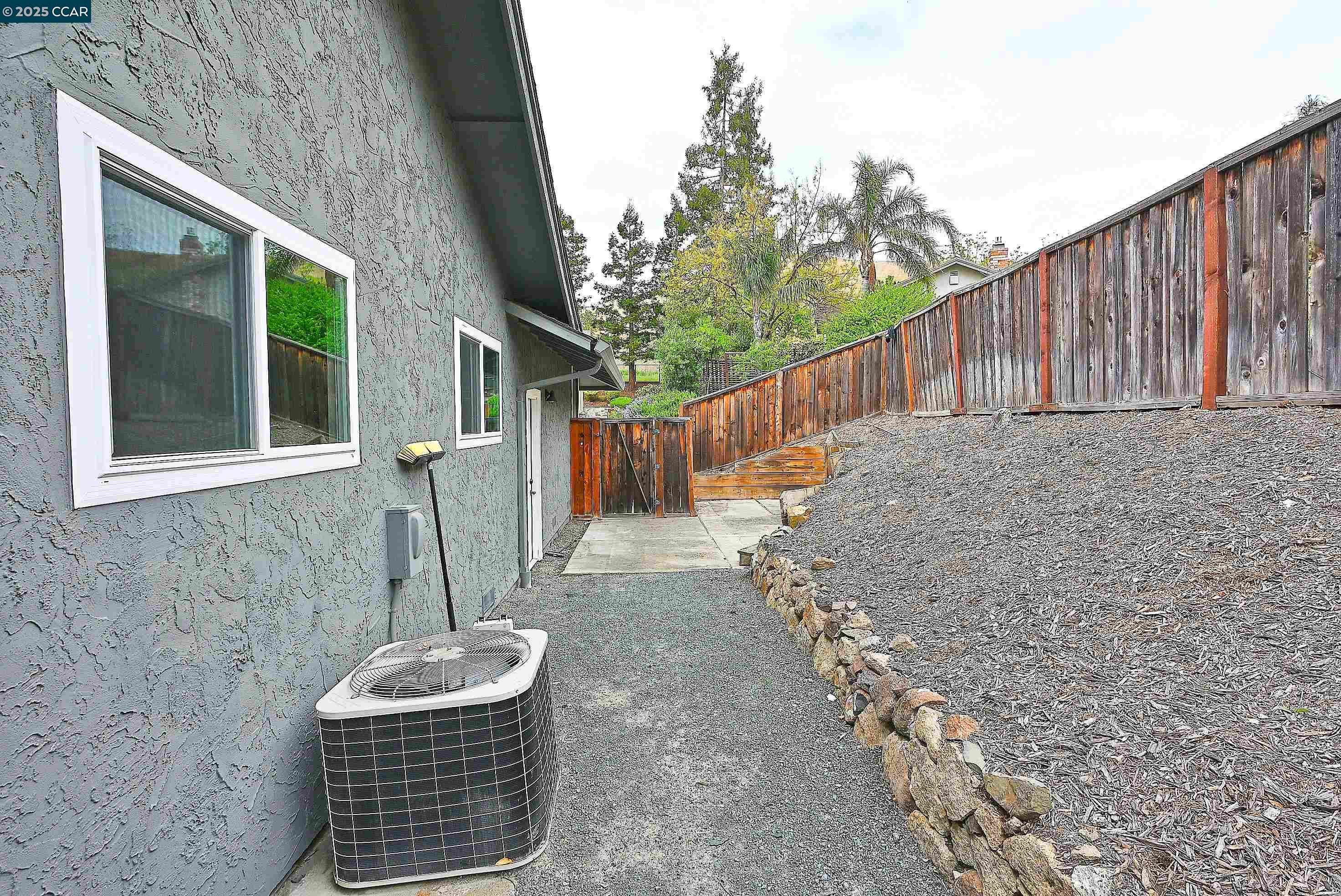 Detail Gallery Image 28 of 34 For 5516 Langford Ct, Concord,  CA 94521 - 4 Beds | 2 Baths