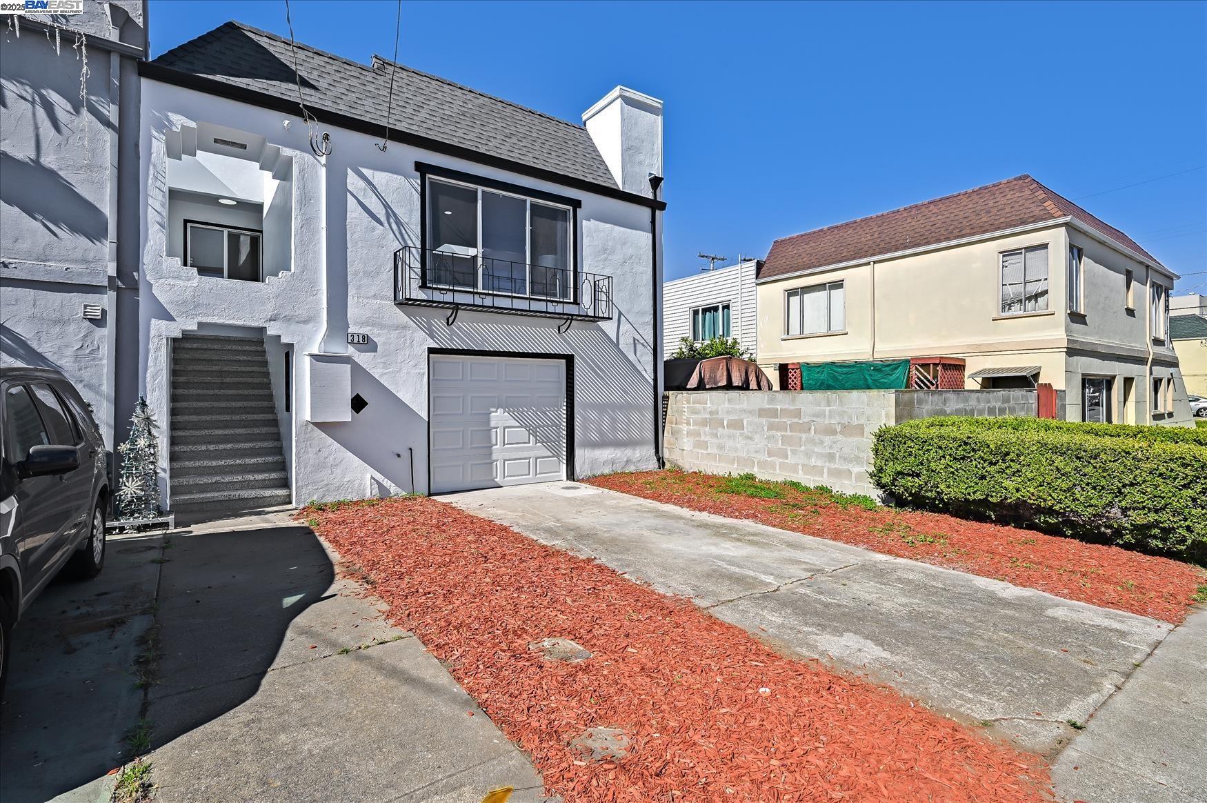 Detail Gallery Image 2 of 34 For 318 1st Avenue, Daly City,  CA 94014 - 3 Beds | 2 Baths