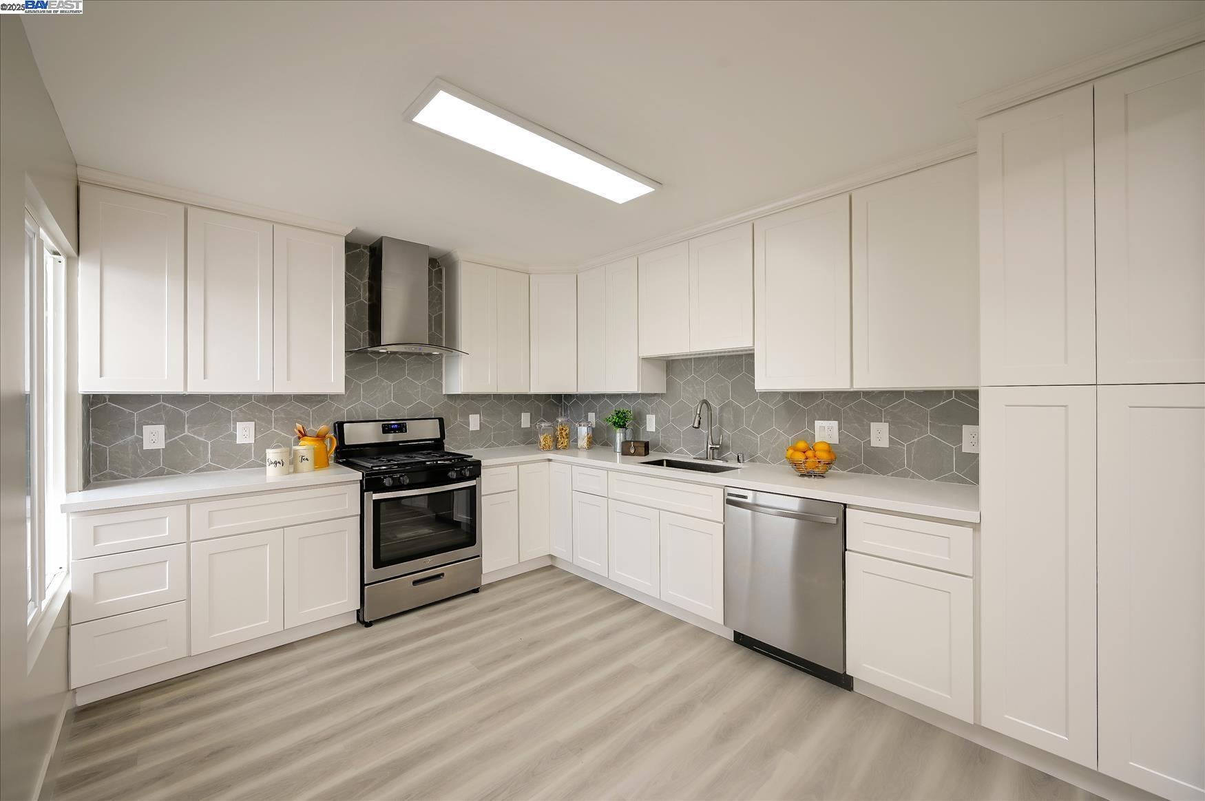 Detail Gallery Image 11 of 34 For 318 1st Avenue, Daly City,  CA 94014 - 3 Beds | 2 Baths
