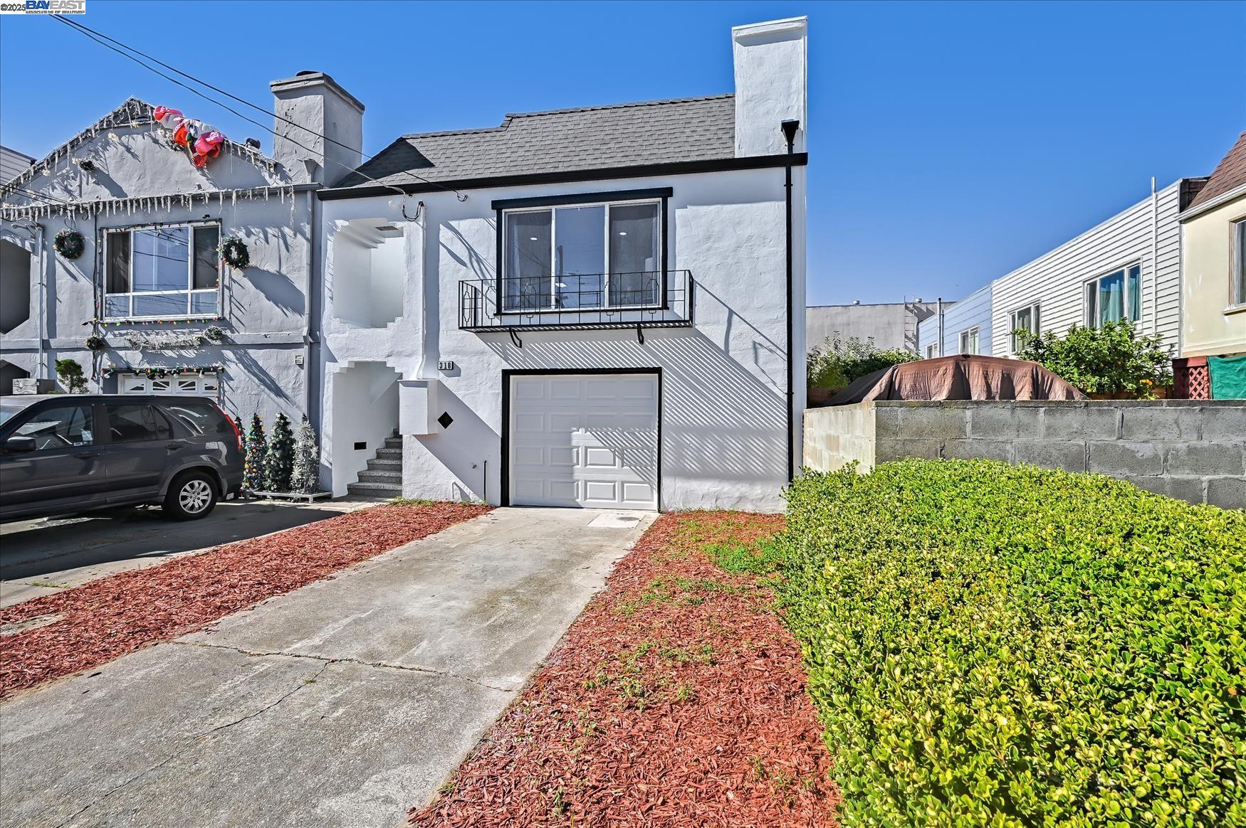 Detail Gallery Image 3 of 34 For 318 1st Avenue, Daly City,  CA 94014 - 3 Beds | 2 Baths