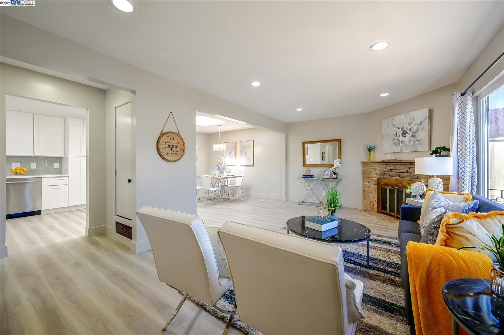 Detail Gallery Image 8 of 34 For 318 1st Avenue, Daly City,  CA 94014 - 3 Beds | 2 Baths