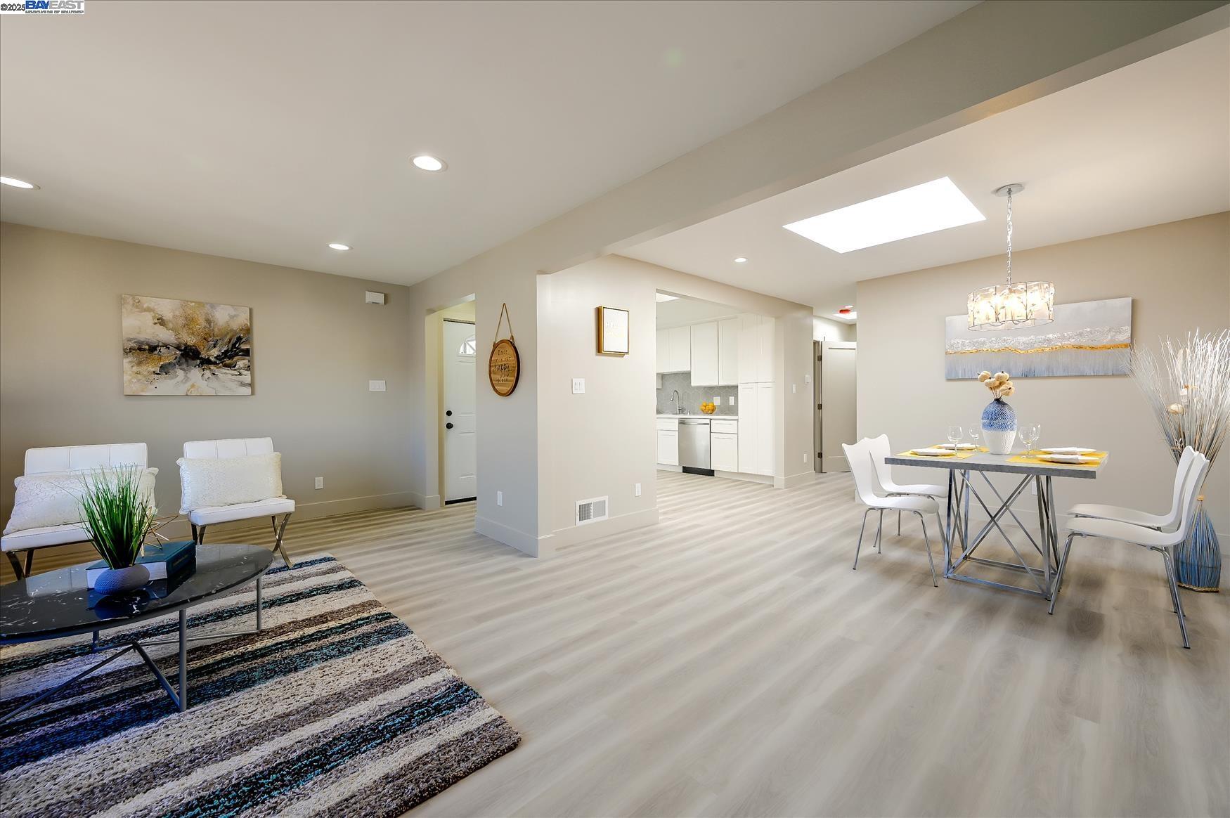 Detail Gallery Image 9 of 34 For 318 1st Avenue, Daly City,  CA 94014 - 3 Beds | 2 Baths