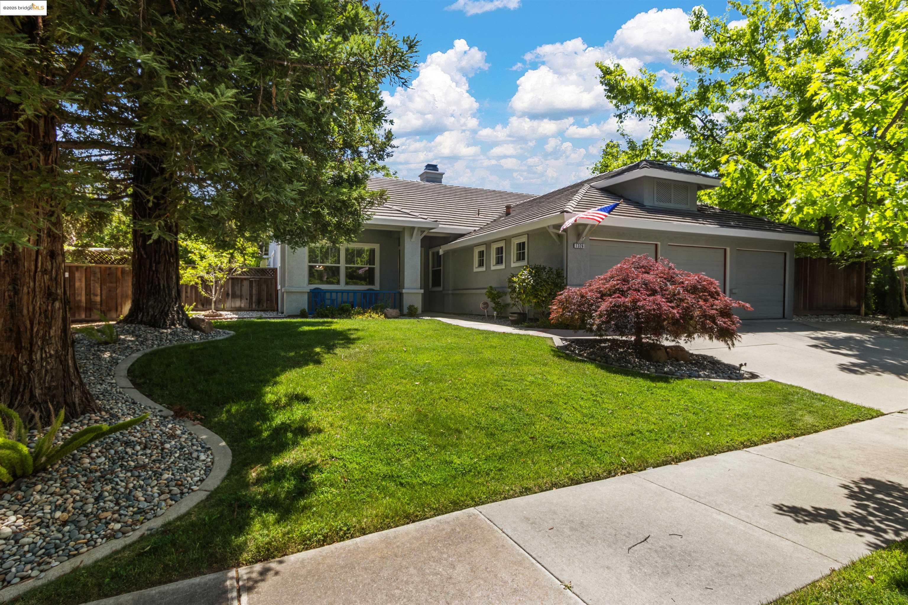 Detail Gallery Image 1 of 32 For 1326 Rebecca Dr, Livermore,  CA 94550 - 3 Beds | 2 Baths