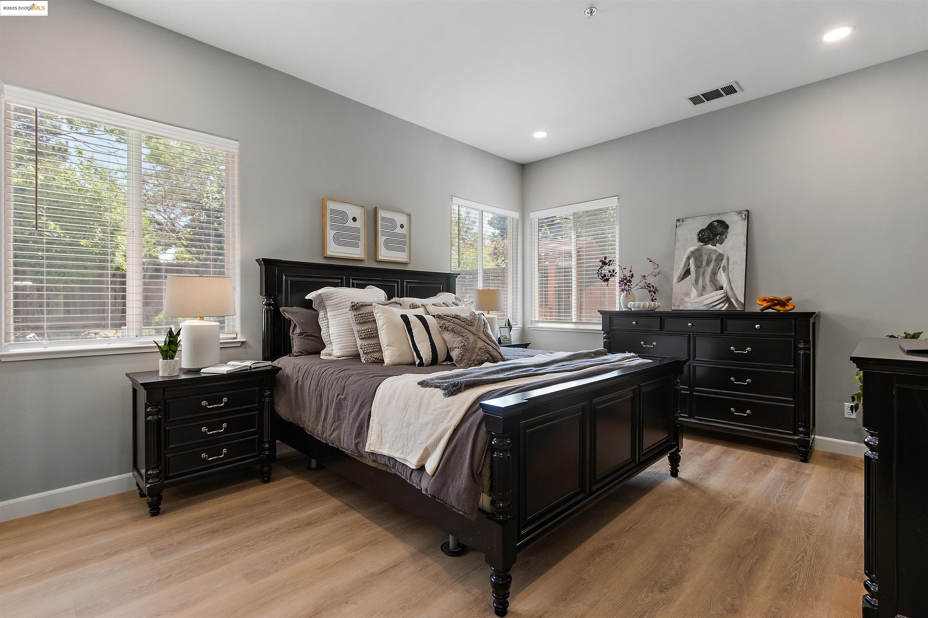 Detail Gallery Image 12 of 32 For 1326 Rebecca Dr, Livermore,  CA 94550 - 3 Beds | 2 Baths
