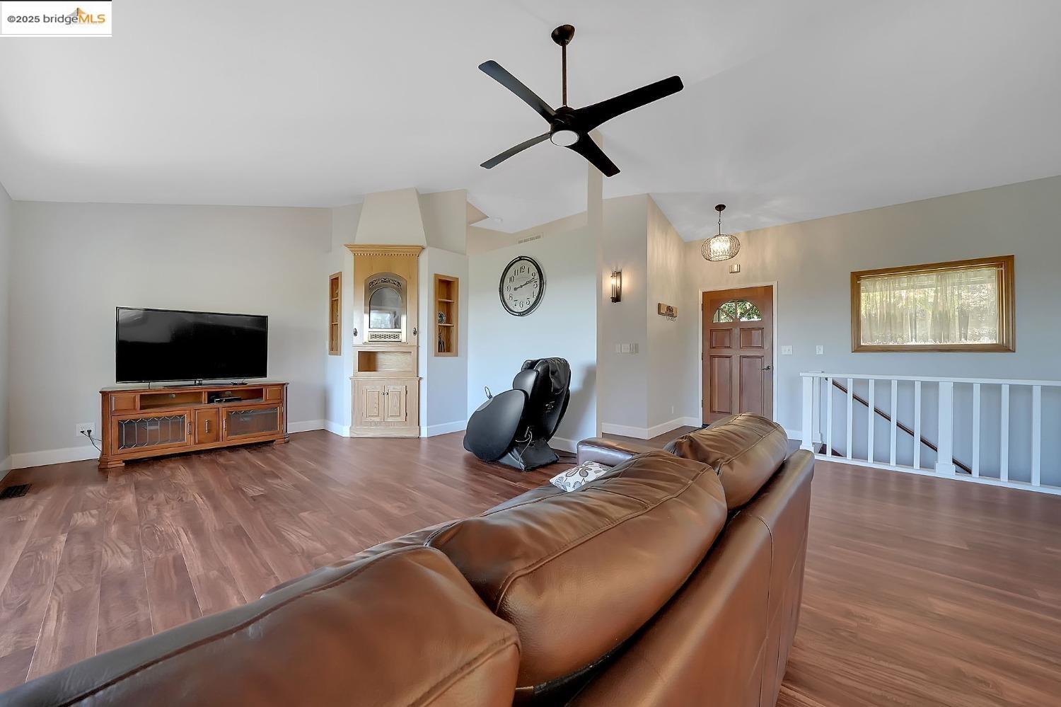 Detail Gallery Image 15 of 60 For 5569 Campfire Court 1, Hathaway Pines,  CA 95223 - 4 Beds | 2 Baths