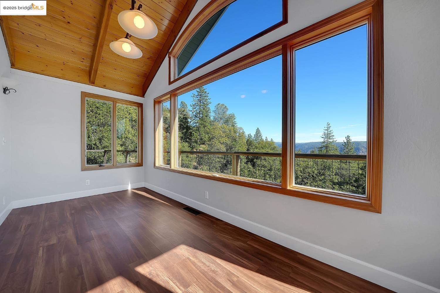 Detail Gallery Image 8 of 60 For 5569 Campfire Court 1, Hathaway Pines,  CA 95223 - 4 Beds | 2 Baths