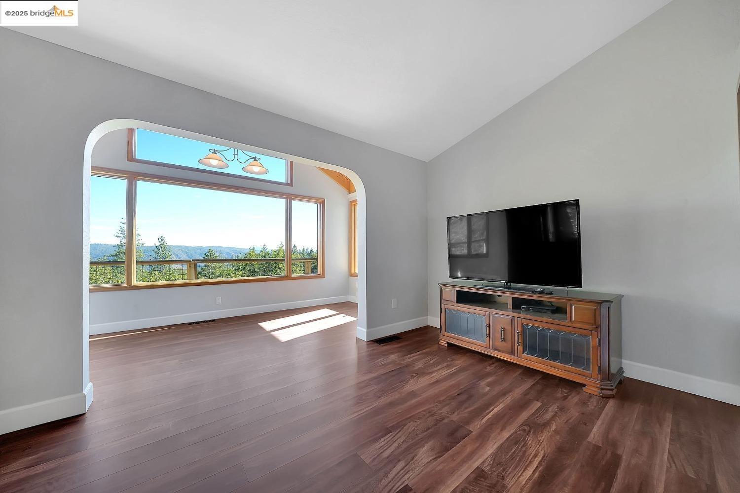 Detail Gallery Image 10 of 60 For 5569 Campfire Court 1, Hathaway Pines,  CA 95223 - 4 Beds | 2 Baths