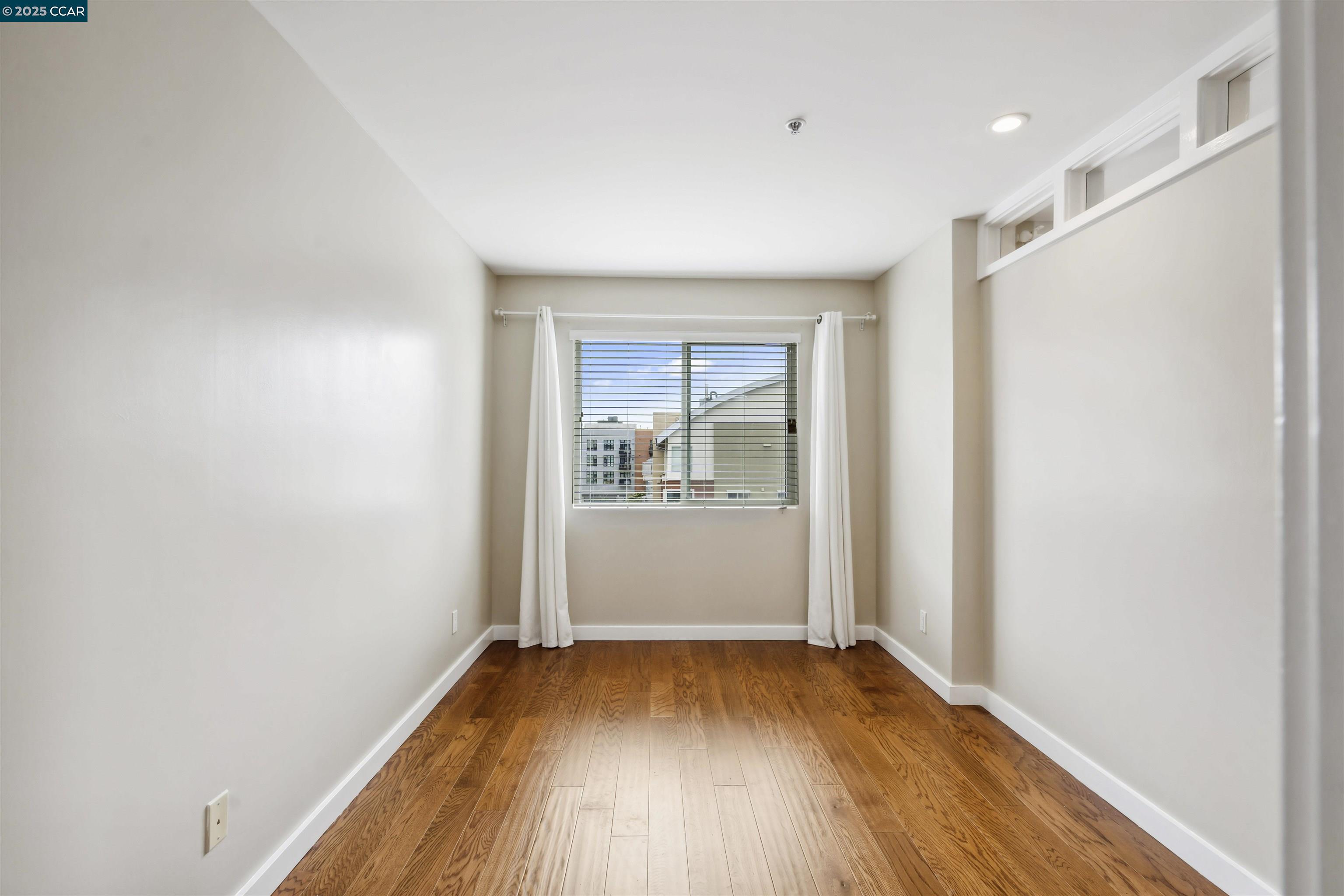 6400 Christie Ave # 5303, Emeryville, California 94608, 1 Bedroom Bedrooms, 2 Rooms Rooms,1 BathroomBathrooms,Residential Lease,For Rent,6400 Christie Ave # 5303,41093842