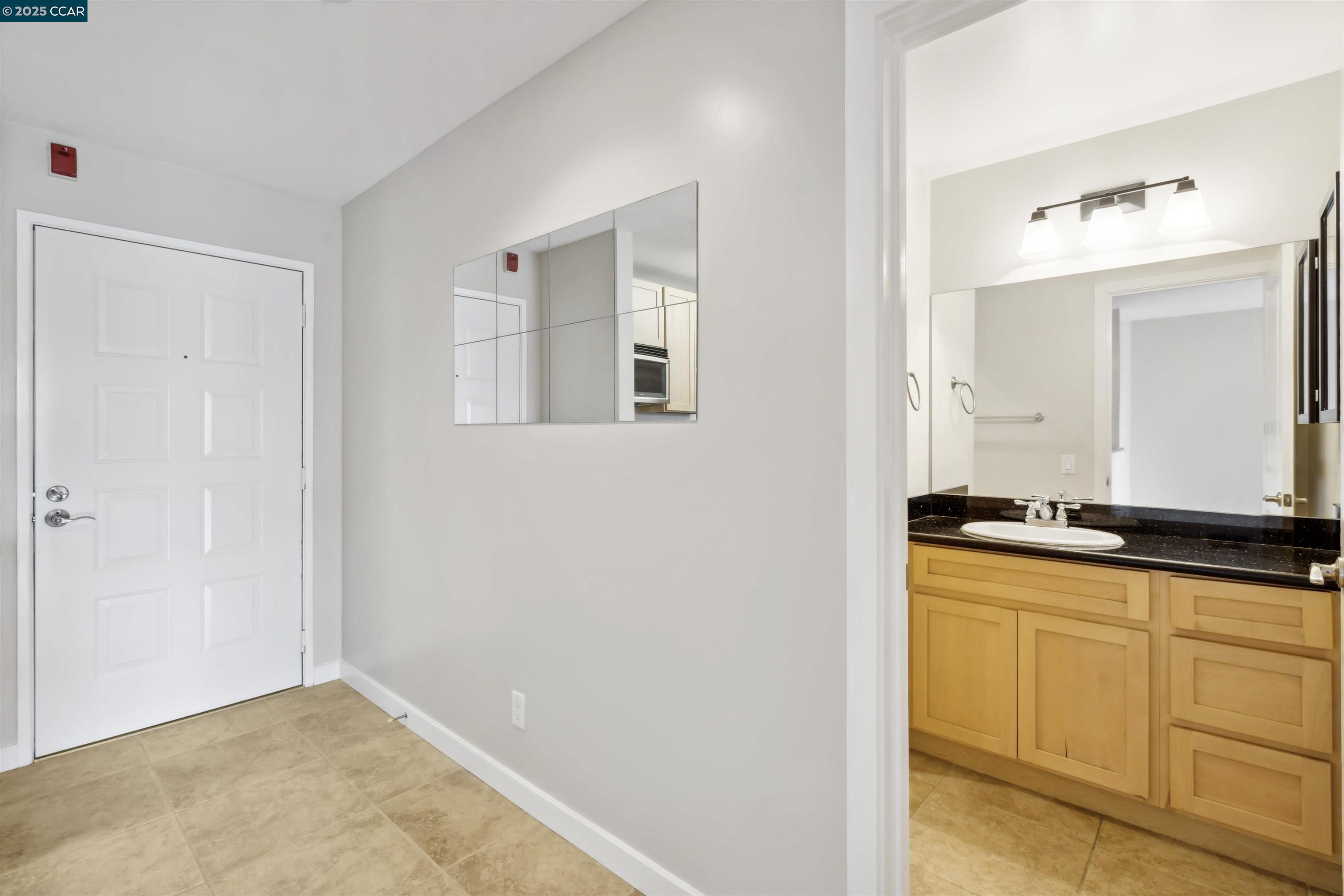 6400 Christie Ave # 5303, Emeryville, California 94608, 1 Bedroom Bedrooms, 2 Rooms Rooms,1 BathroomBathrooms,Residential Lease,For Rent,6400 Christie Ave # 5303,41093842