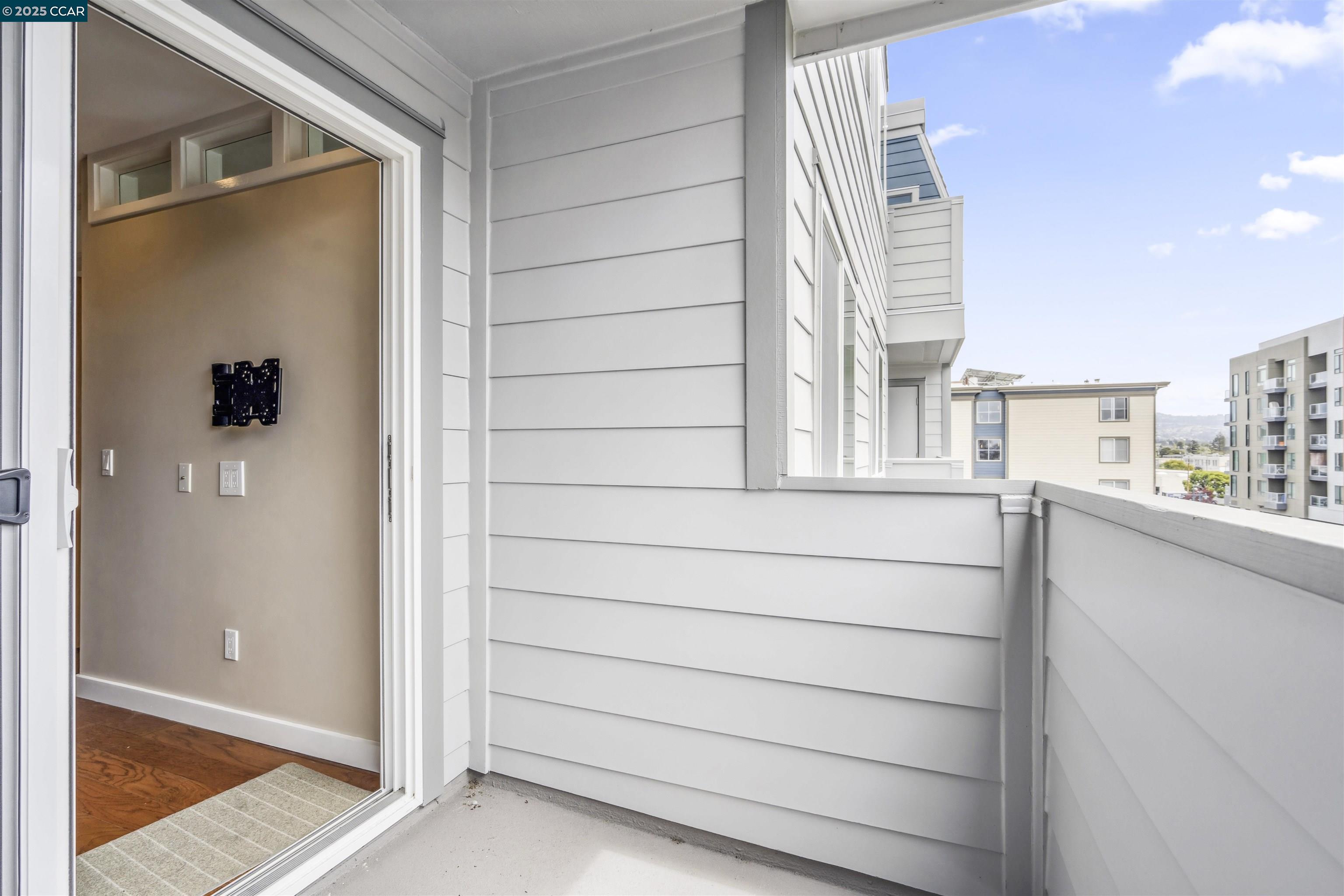 6400 Christie Ave # 5303, Emeryville, California 94608, 1 Bedroom Bedrooms, 2 Rooms Rooms,1 BathroomBathrooms,Residential Lease,For Rent,6400 Christie Ave # 5303,41093842