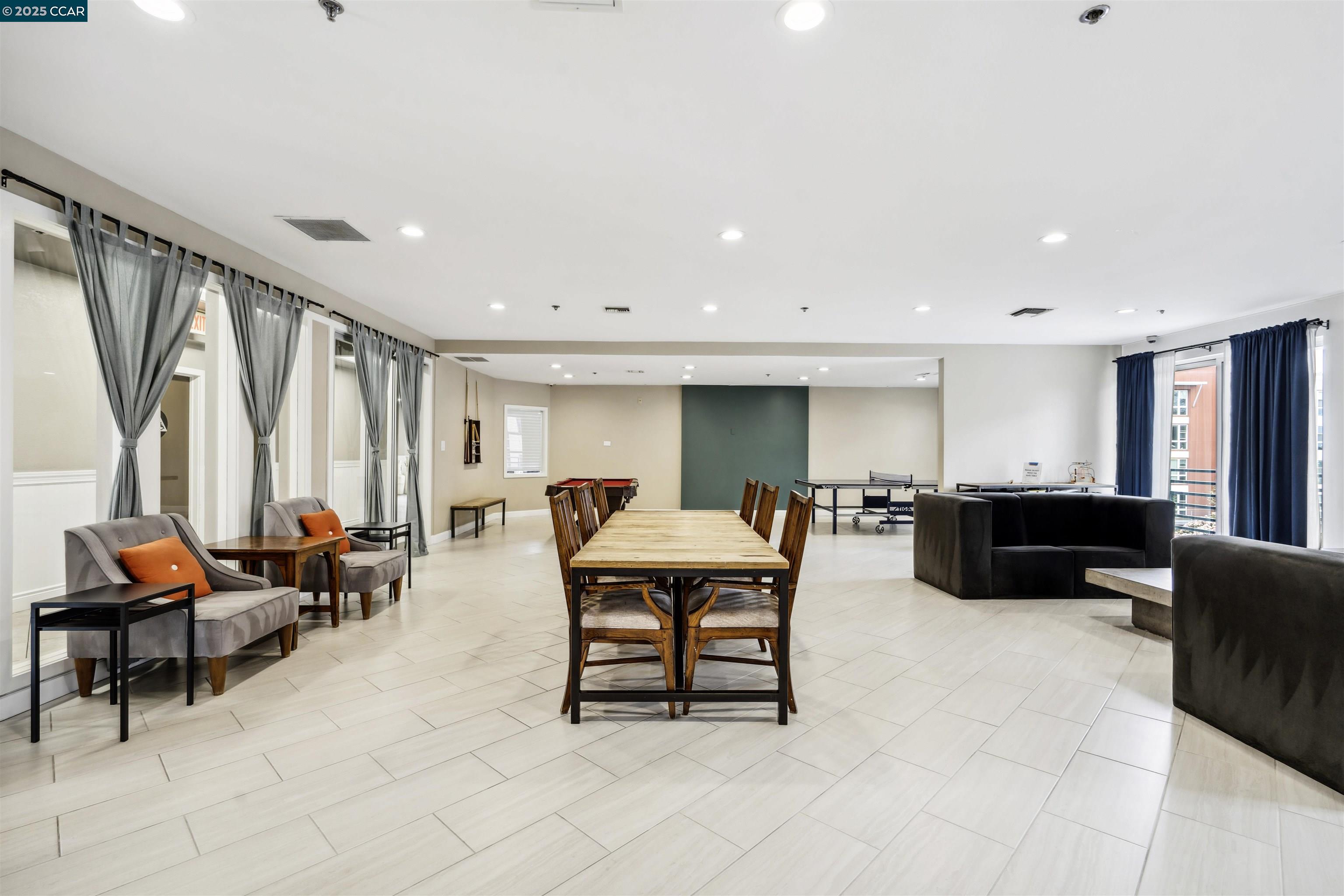6400 Christie Ave # 5303, Emeryville, California 94608, 1 Bedroom Bedrooms, 2 Rooms Rooms,1 BathroomBathrooms,Residential Lease,For Rent,6400 Christie Ave # 5303,41093842