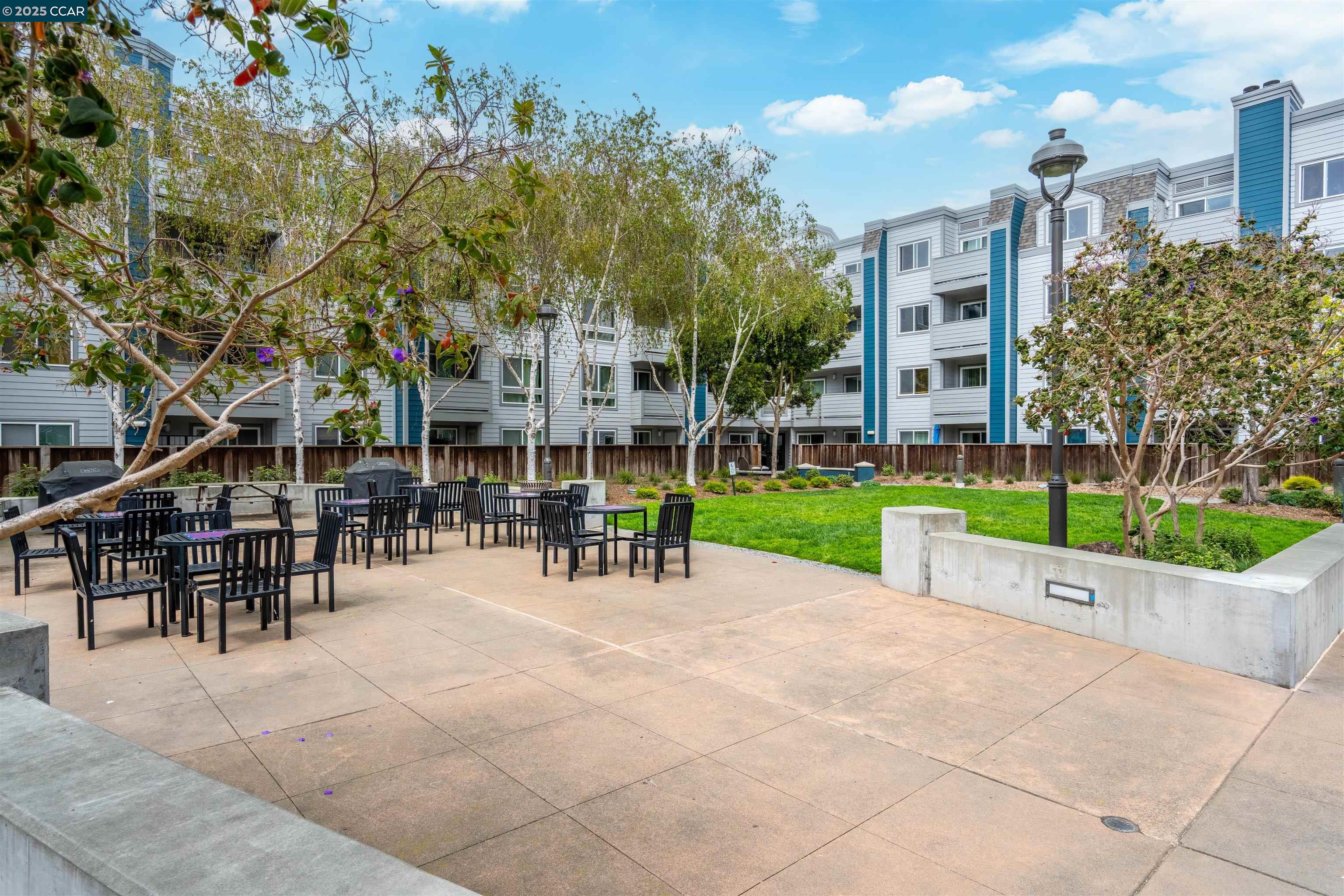 6400 Christie Ave # 5303, Emeryville, California 94608, 1 Bedroom Bedrooms, 2 Rooms Rooms,1 BathroomBathrooms,Residential Lease,For Rent,6400 Christie Ave # 5303,41093842